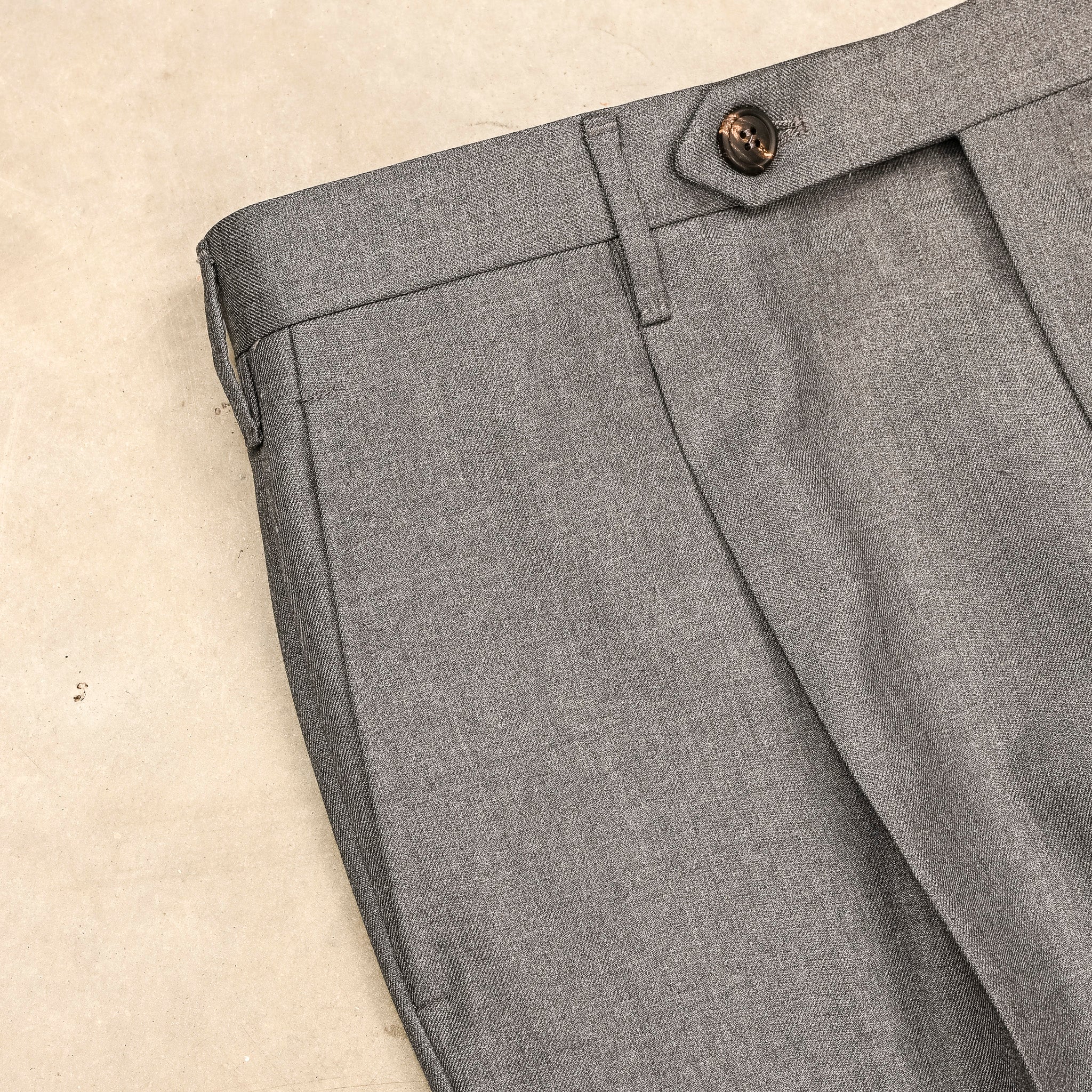Rota Regular Fit High Rise Pants Gabardine Grigio Chiaro