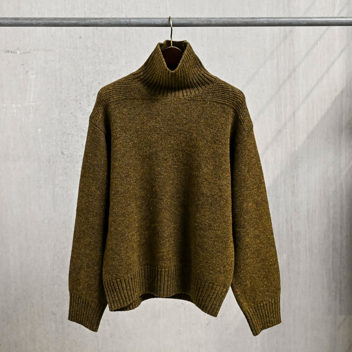 The Corona Utility KN002 Navy Turtle Shetland Wool Khaki Green