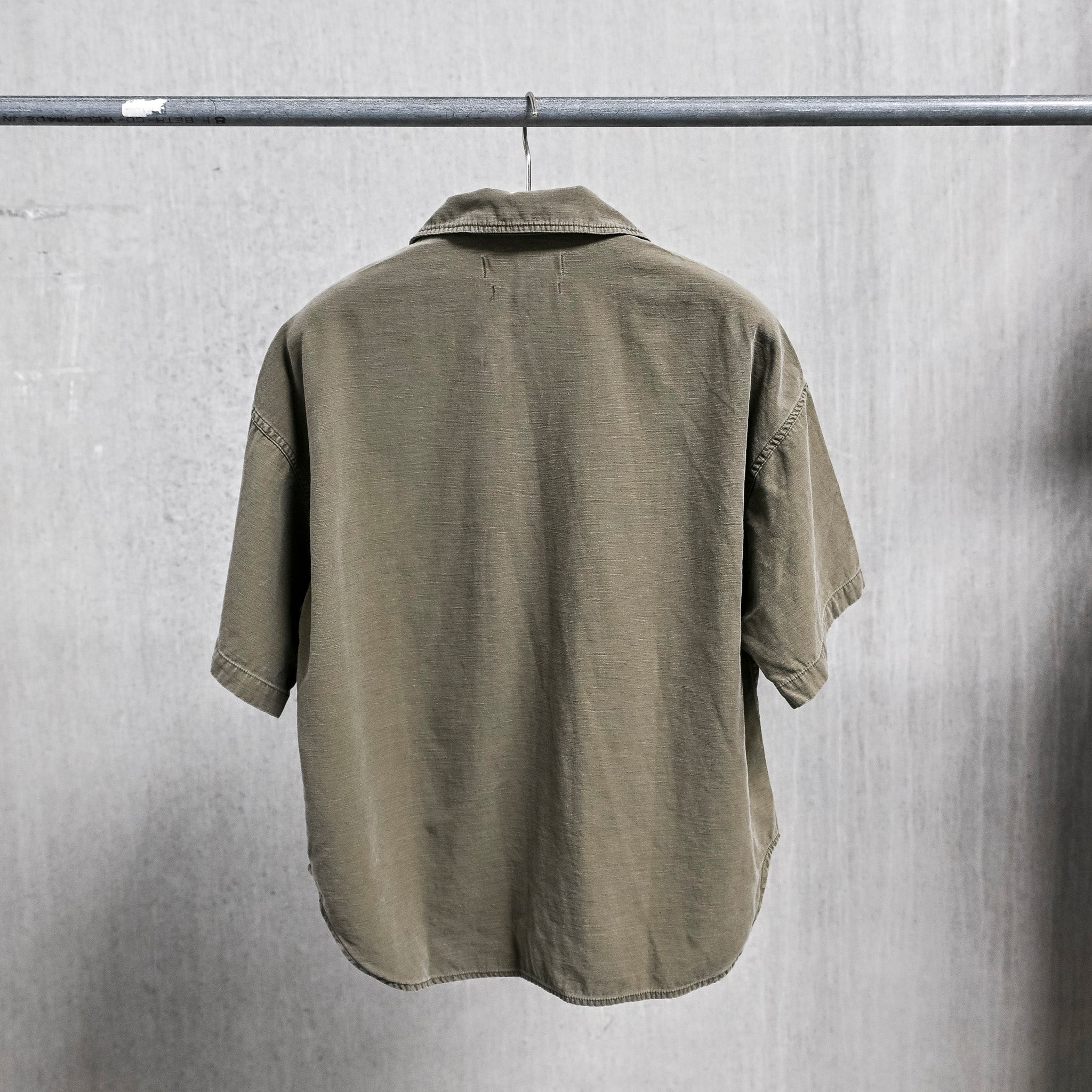 REMI RELIEF Compact Tシャツ　カーキ　新品 REMI RELIEF（レミレリーフ） SP加工 New fit Tシャツ (GIANT