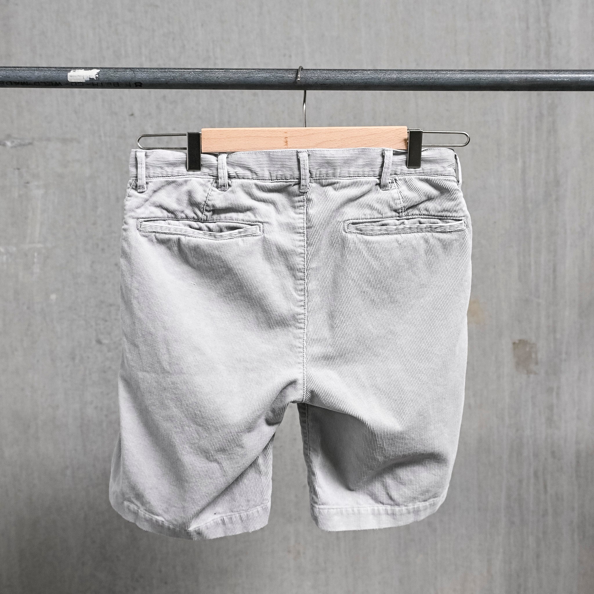 Remi Relief Corduroy Shorts Sulfur Dye Gray