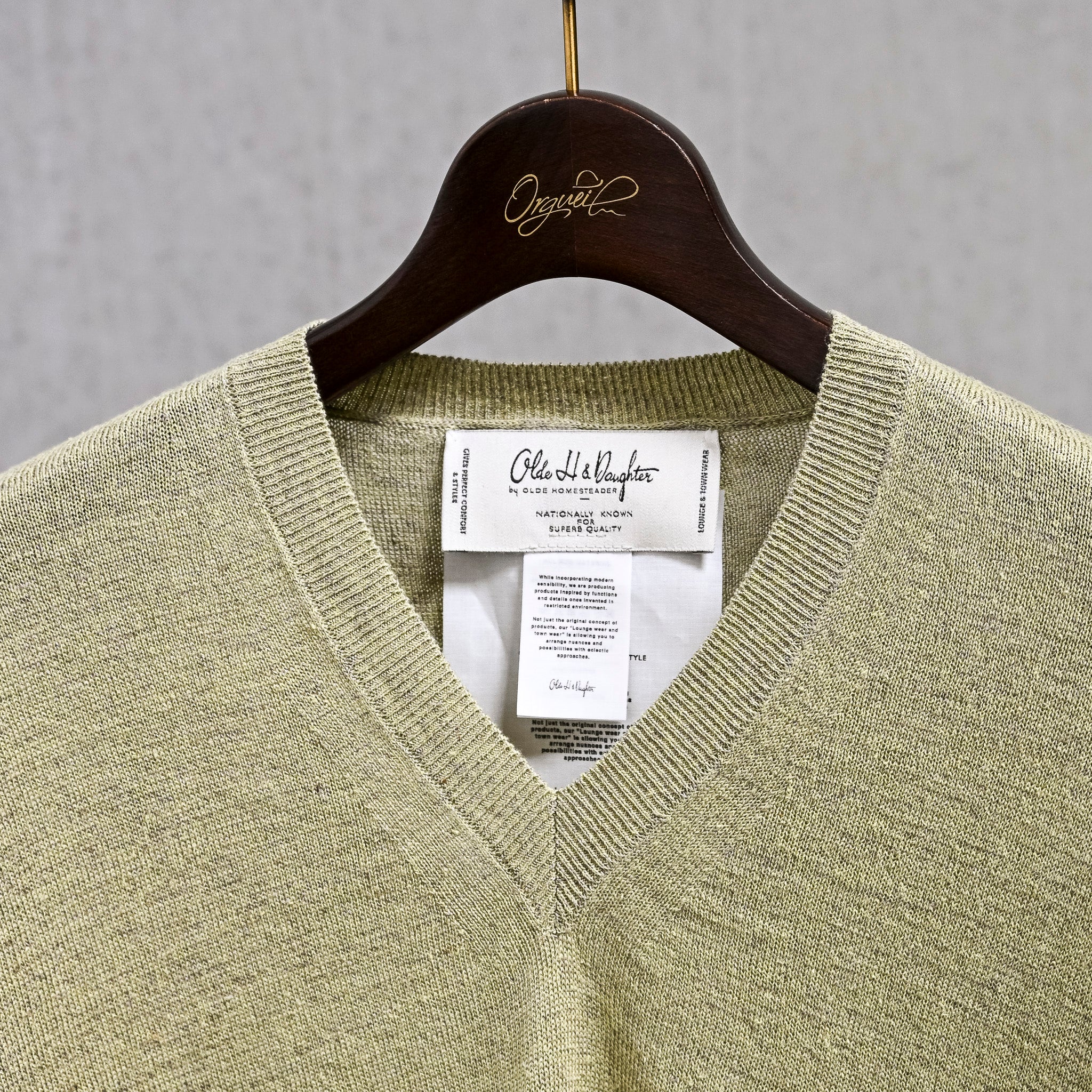 Olde H & Daughter Linen Silk Plain Stitch V-Neck Meadow – Frans