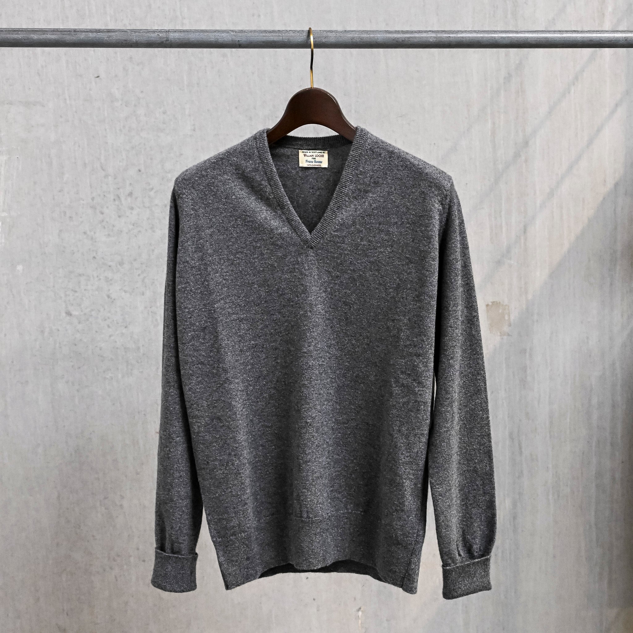 William Lockie Oxton Cashmere V-Neck Lubecca