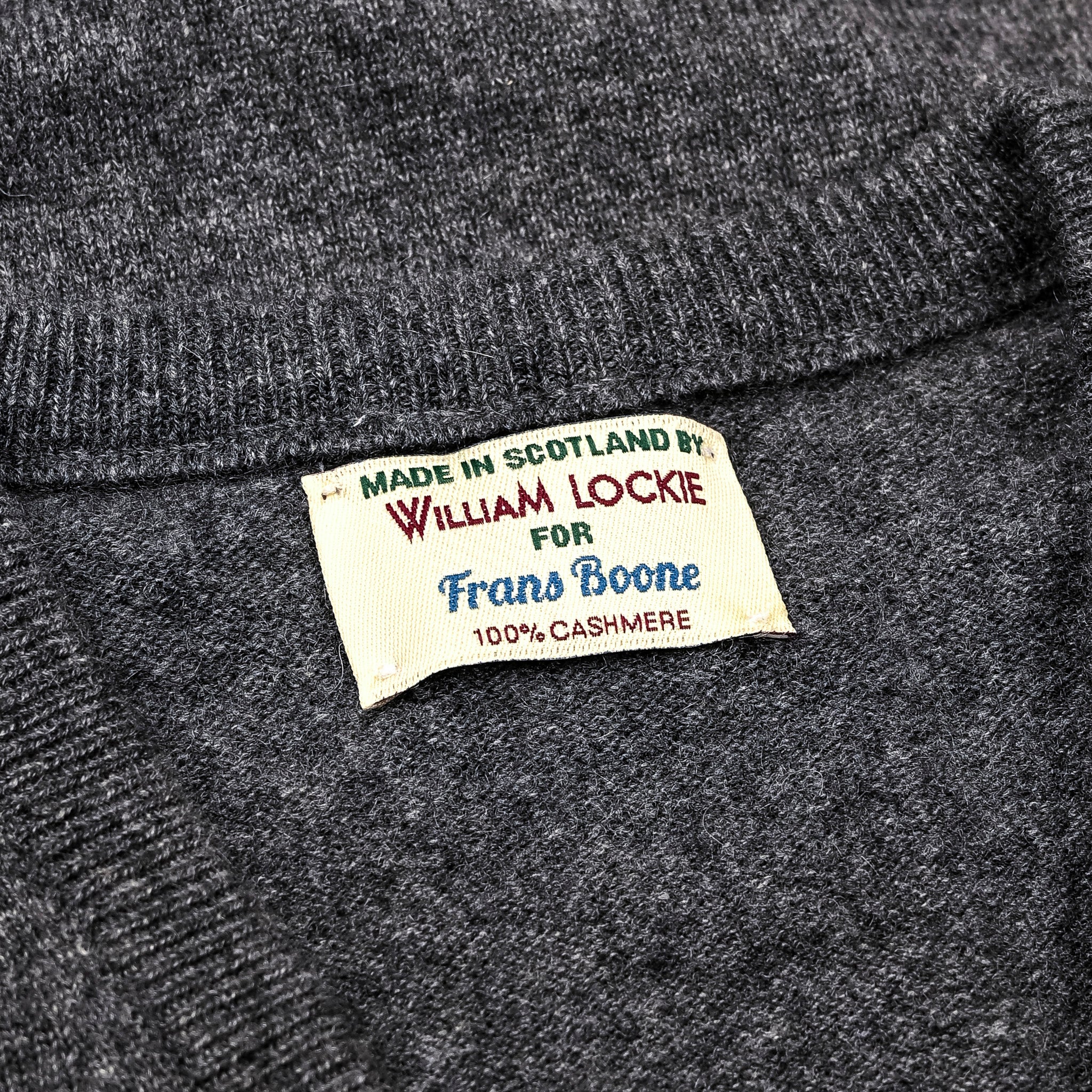 William Lockie Oxton Cashmere V-Neck Lubecca