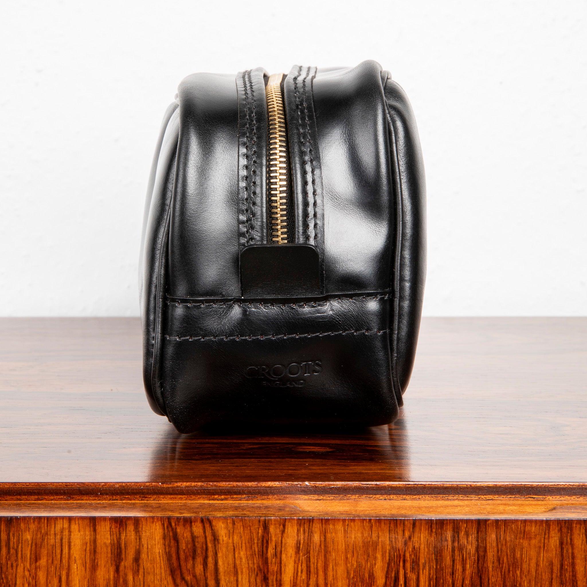 Croots Malton Bridle Leather Wash Bag Black