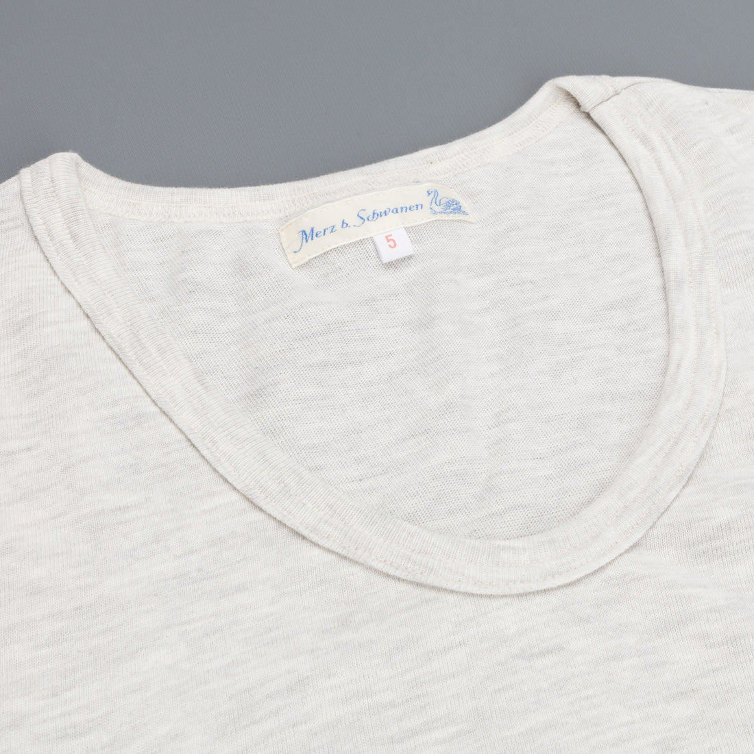 Merz B Schwanen 114V 20'ies V shirt 1 thread maco grey melange