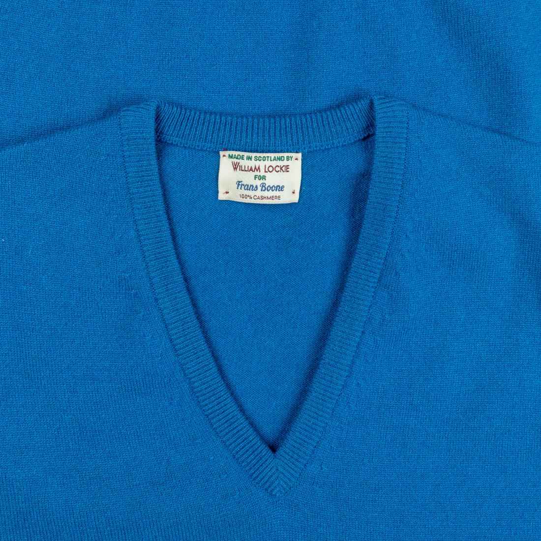 William Lockie Oxton Cashmere V-Neck Airforce