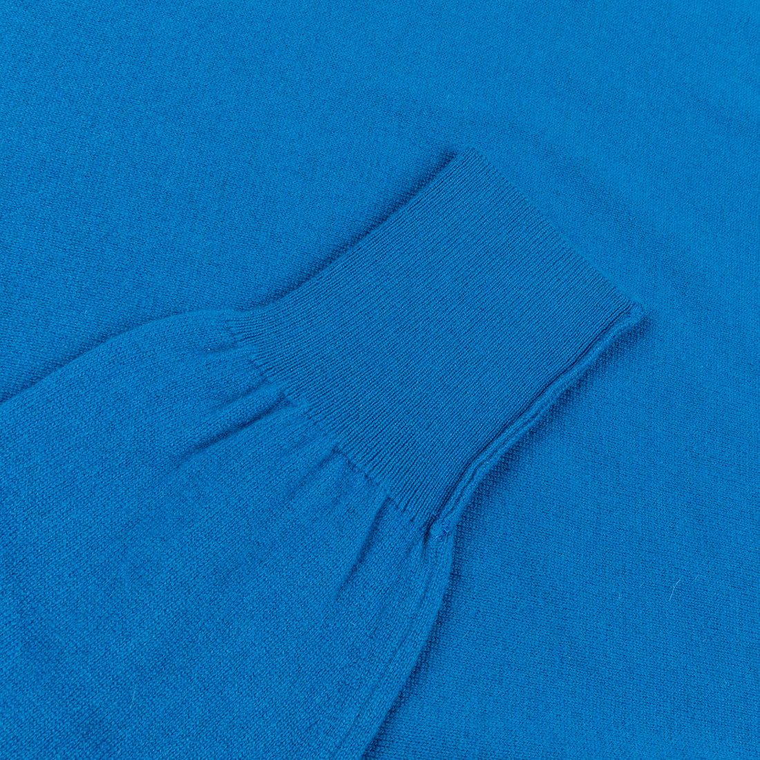 William Lockie Oxton Cashmere V-Neck Airforce
