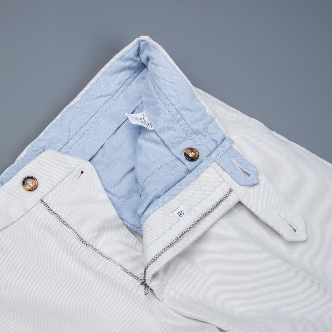 zip closure detail