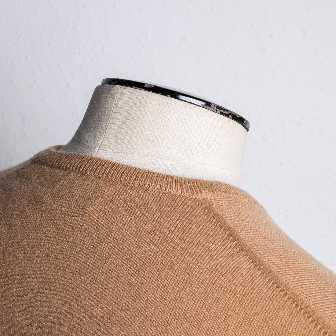 William Lockie Oxton Cashmere V-Neck Camel