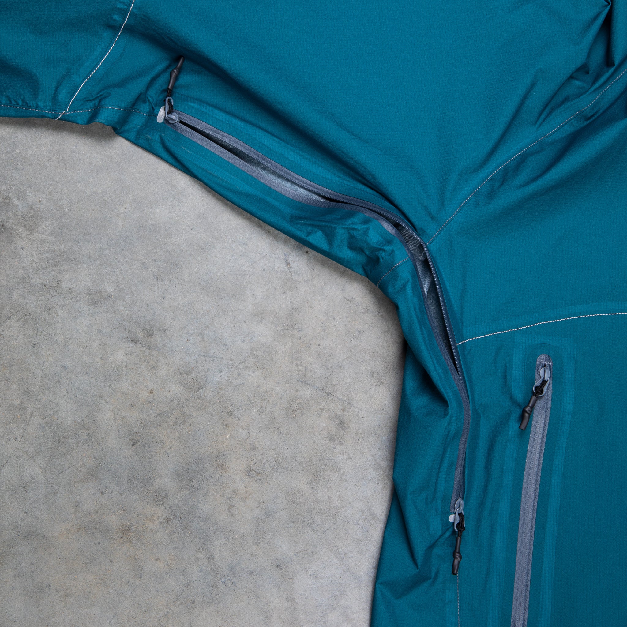 And Wander 3L UL Rain Jacket Blue