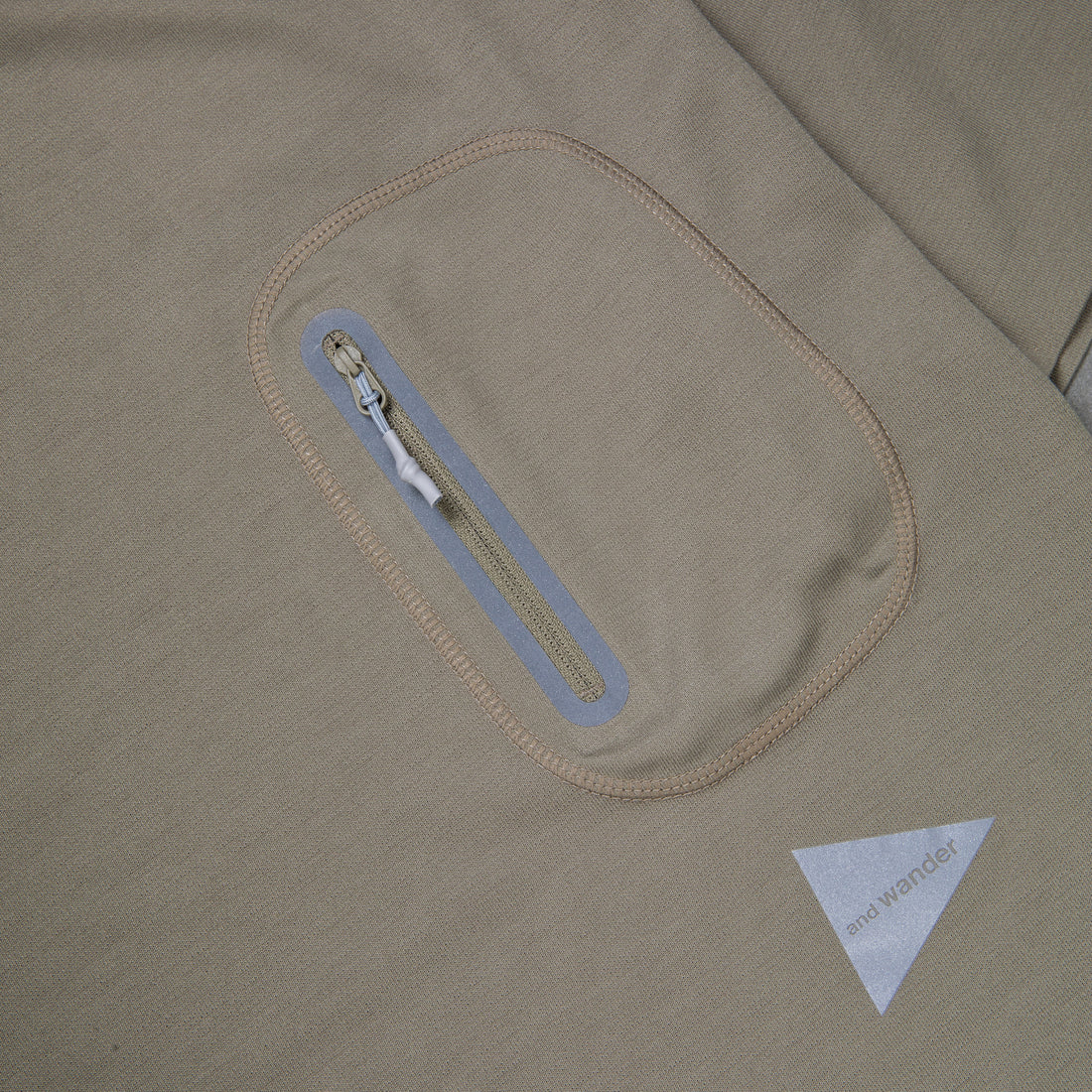 And Wander Seamless SS T Beige