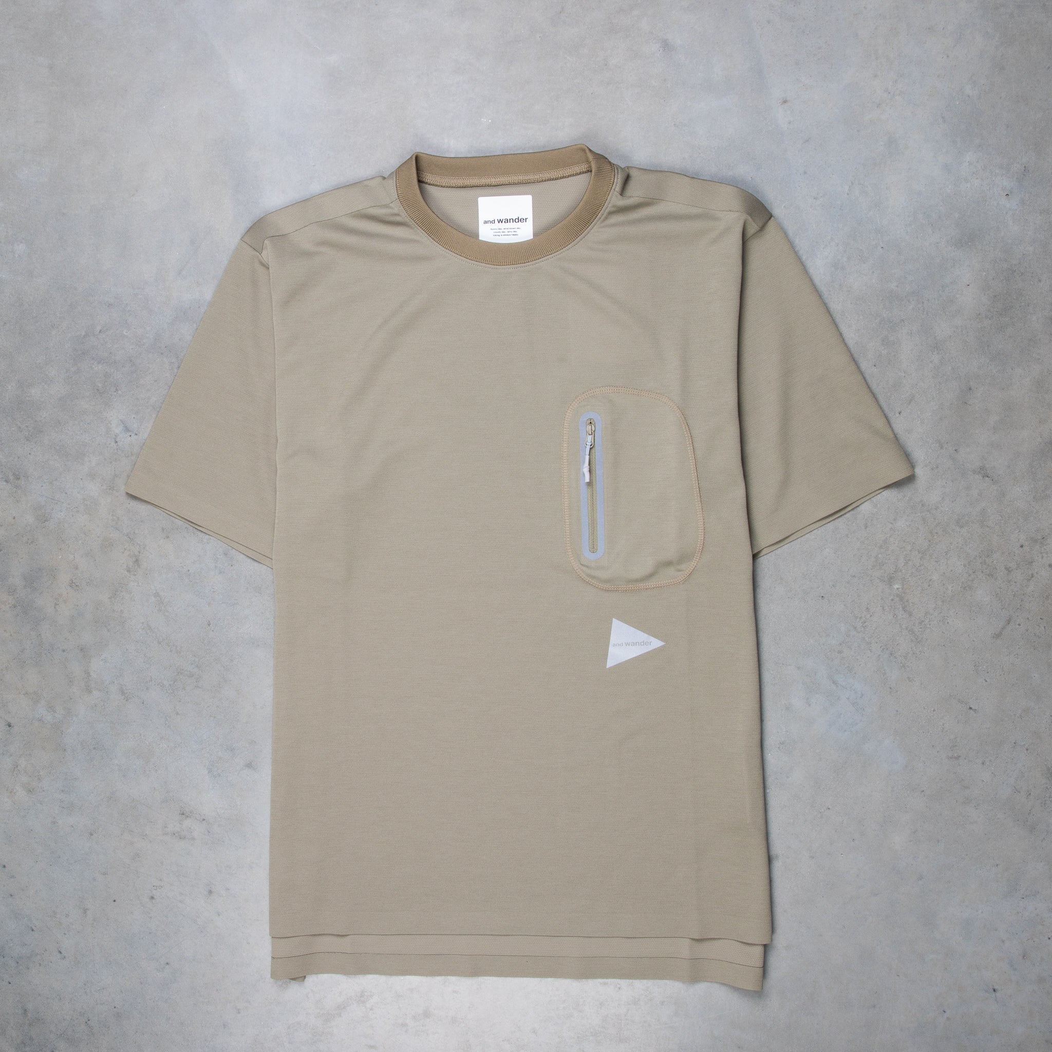 And Wander Seamless SS T Beige