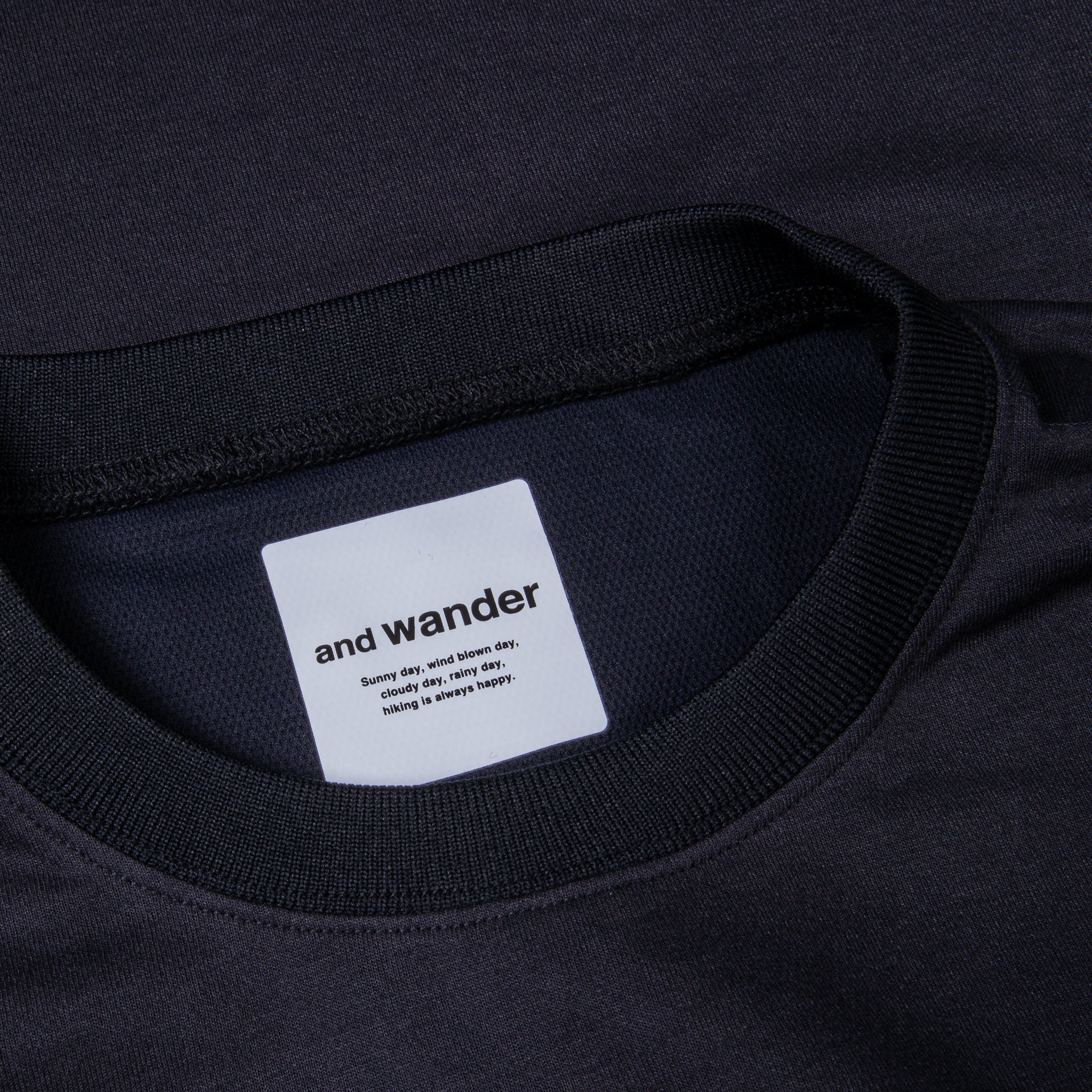 And Wander Seamless SS T Black