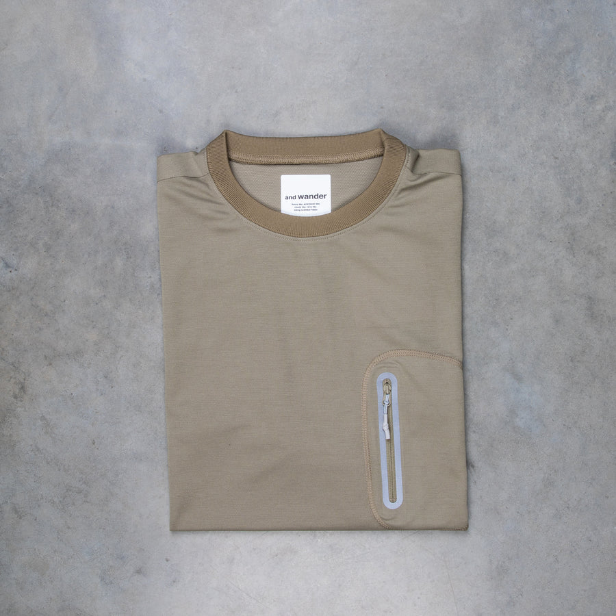 And Wander Seamless SS T Beige