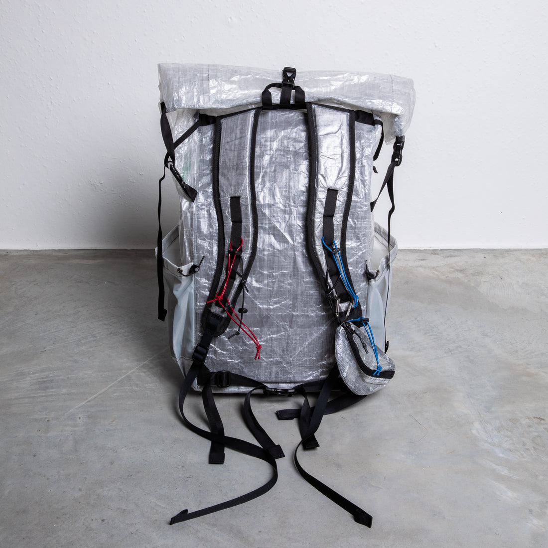 And Wander Dyneema Sacoche - Off White – Outsiders Store UK