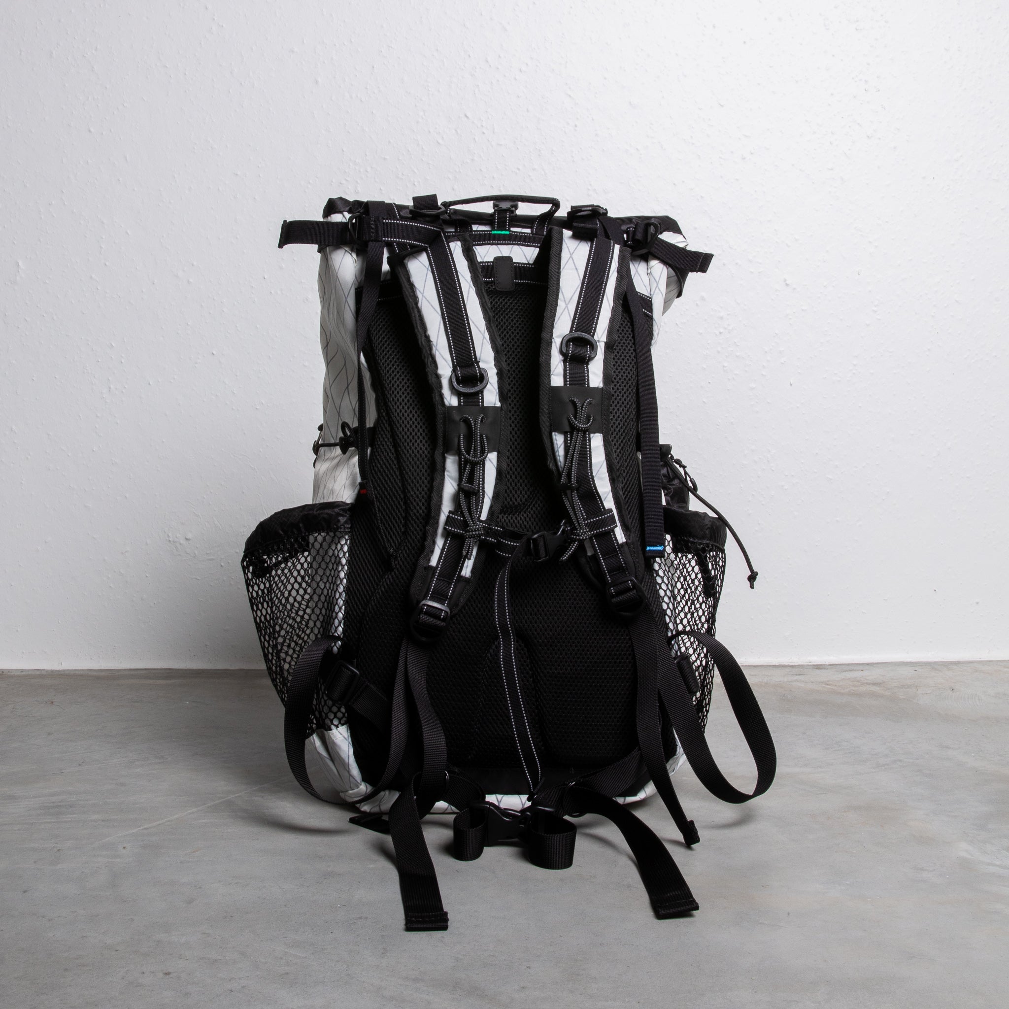 And Wander X-Pac 30L Off-White