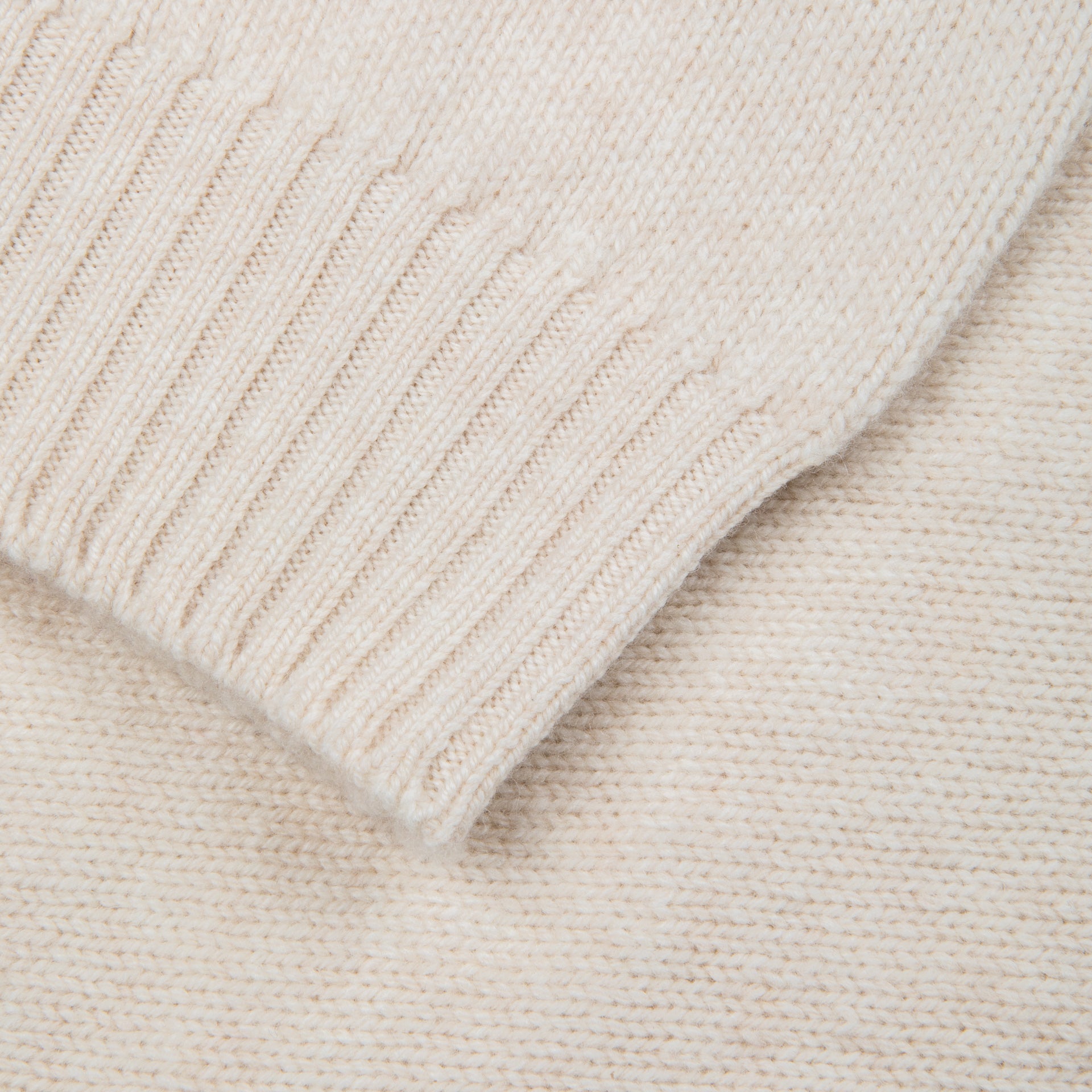 William Lockie x Frans Boone Tip Super Geelong Roll Neck Ivory
