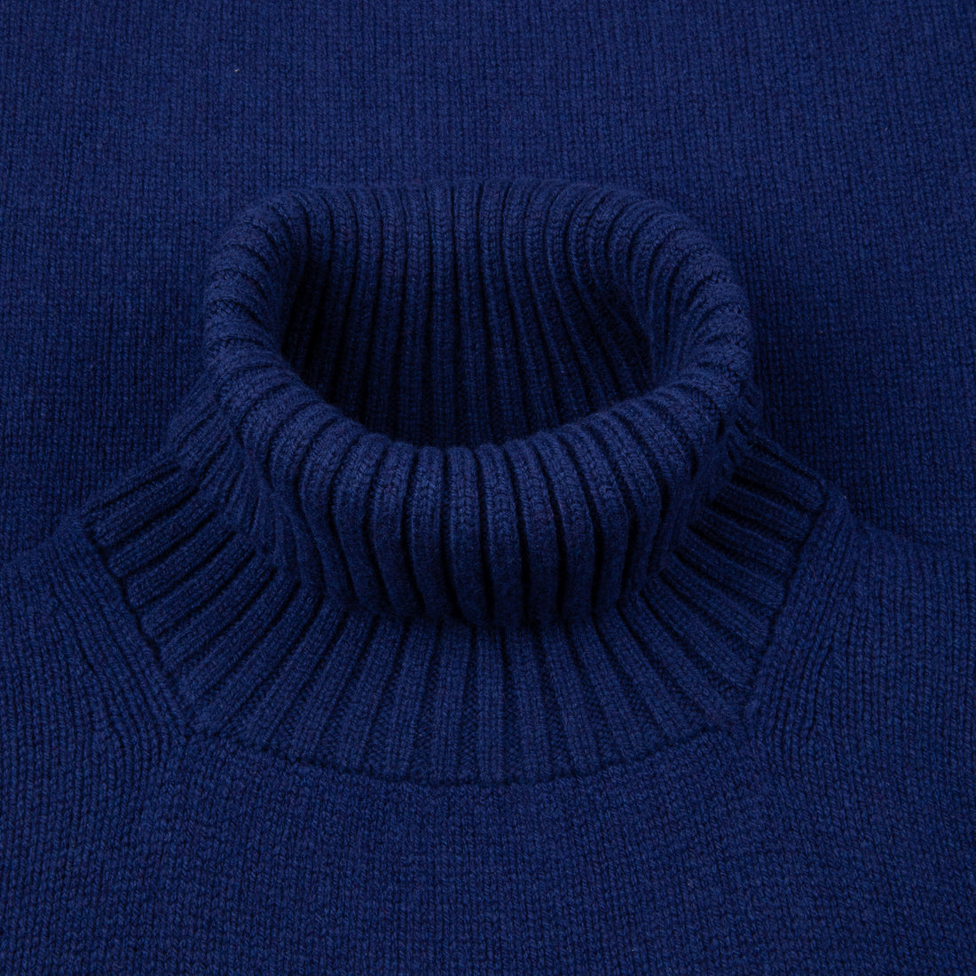 William Lockie x Frans Boone Tip Super Geelong Roll Neck American Navy