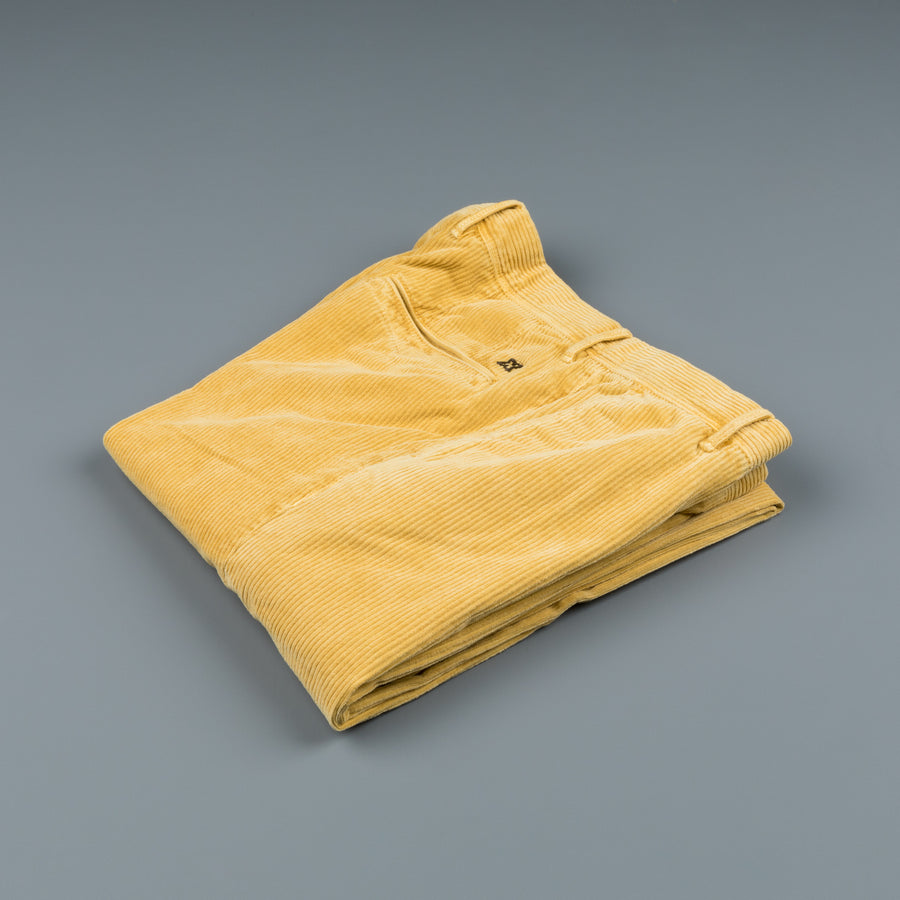 Incotex Slacks Model 100 9-Wale Corduroy Giallo Ottone