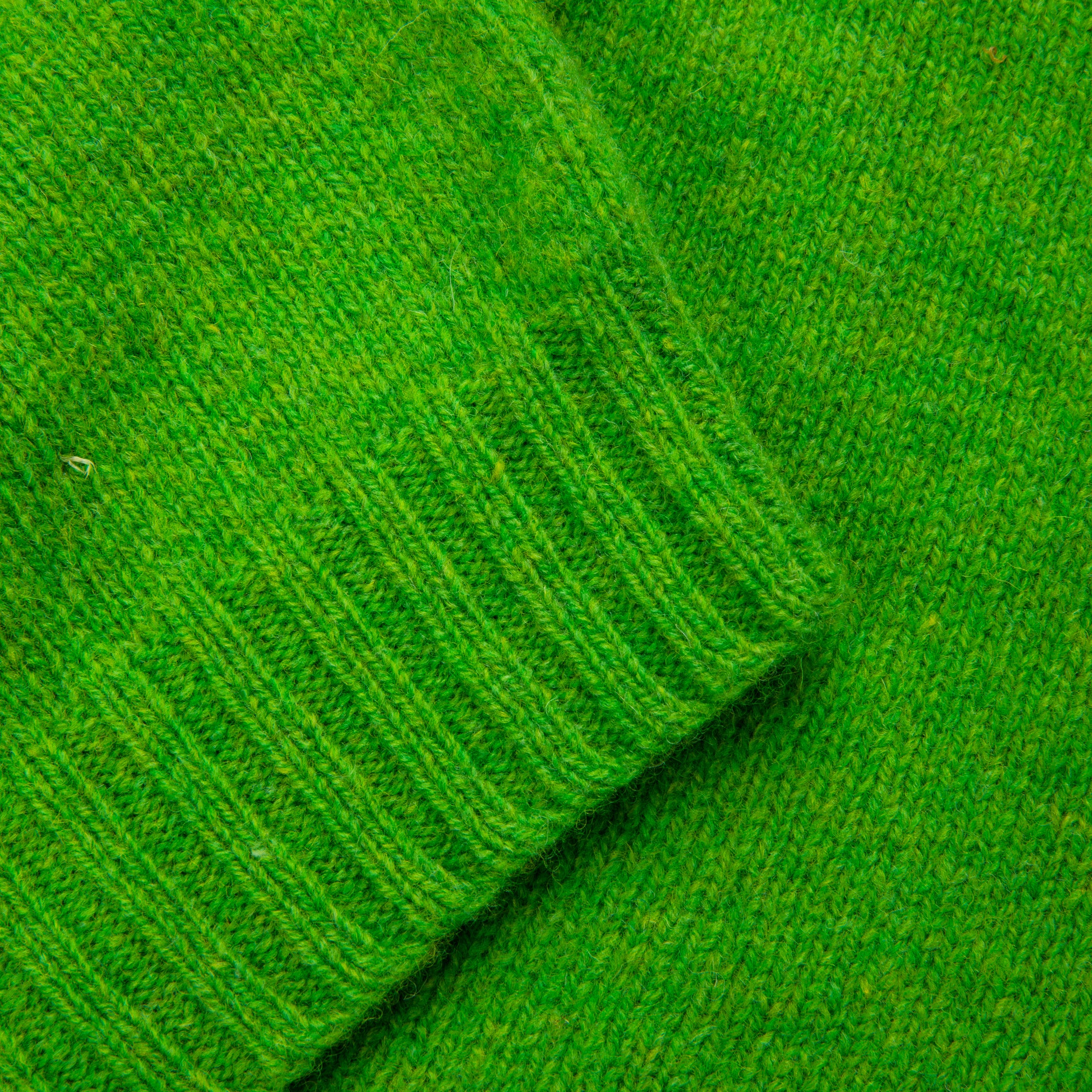 Laurence J. Smith  Super soft Seamless Crew Neck Pullover Gardenleaf