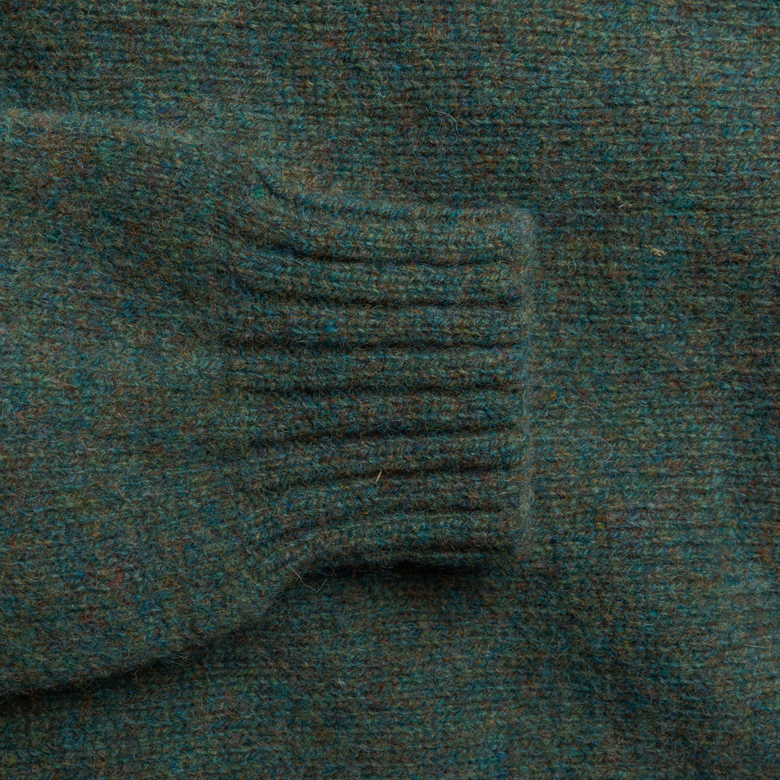 Laurence J. Smith  Super soft Seamless Crew Neck Pullover Jade