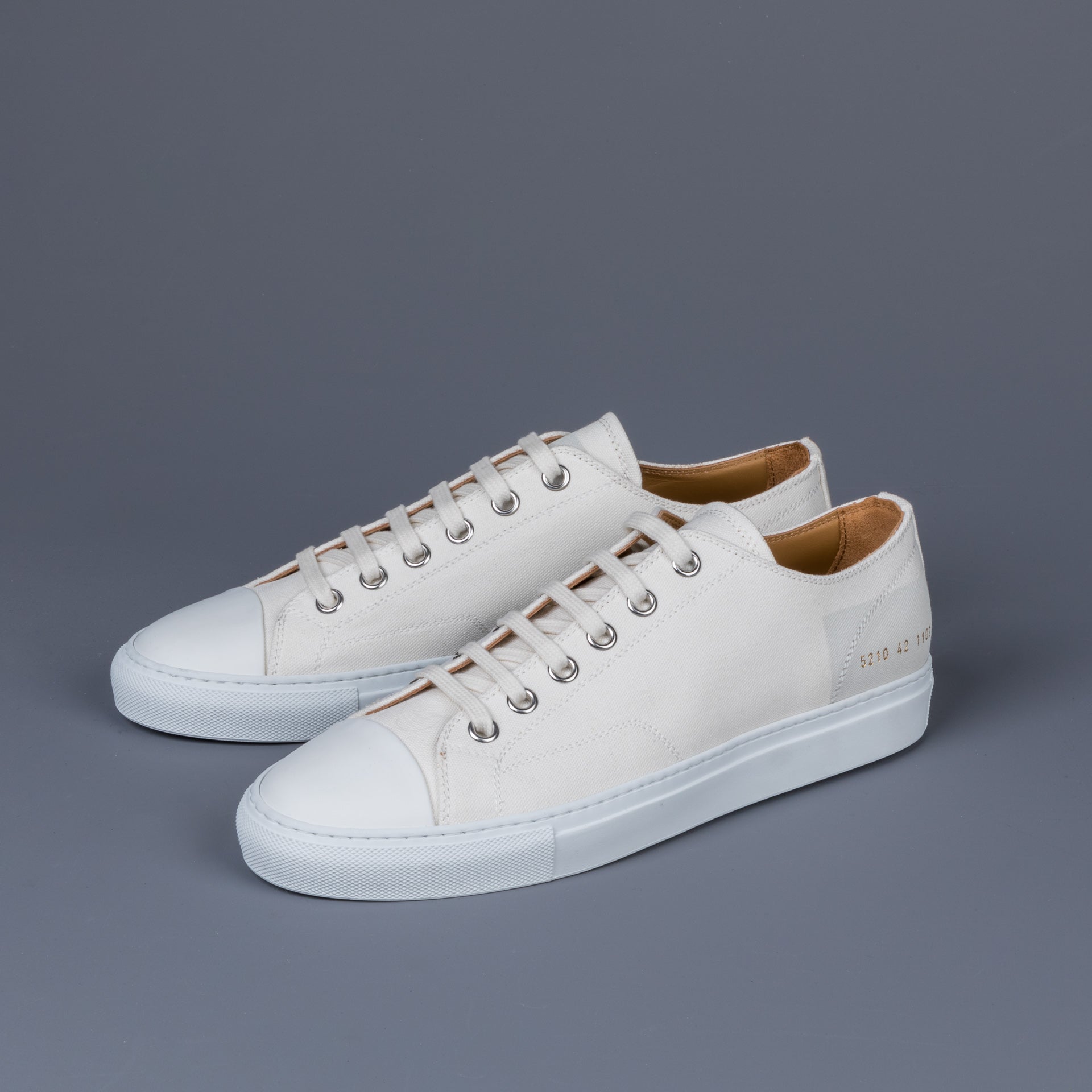 Common Projects Tournament low in Canvas Off White