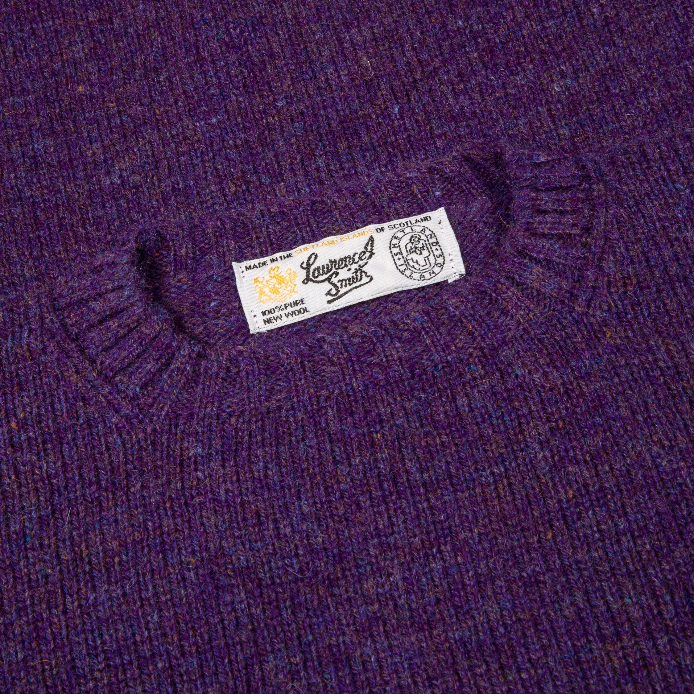 Laurence J. Smith  Super soft Seamless Crew Neck Pullover royal Violet