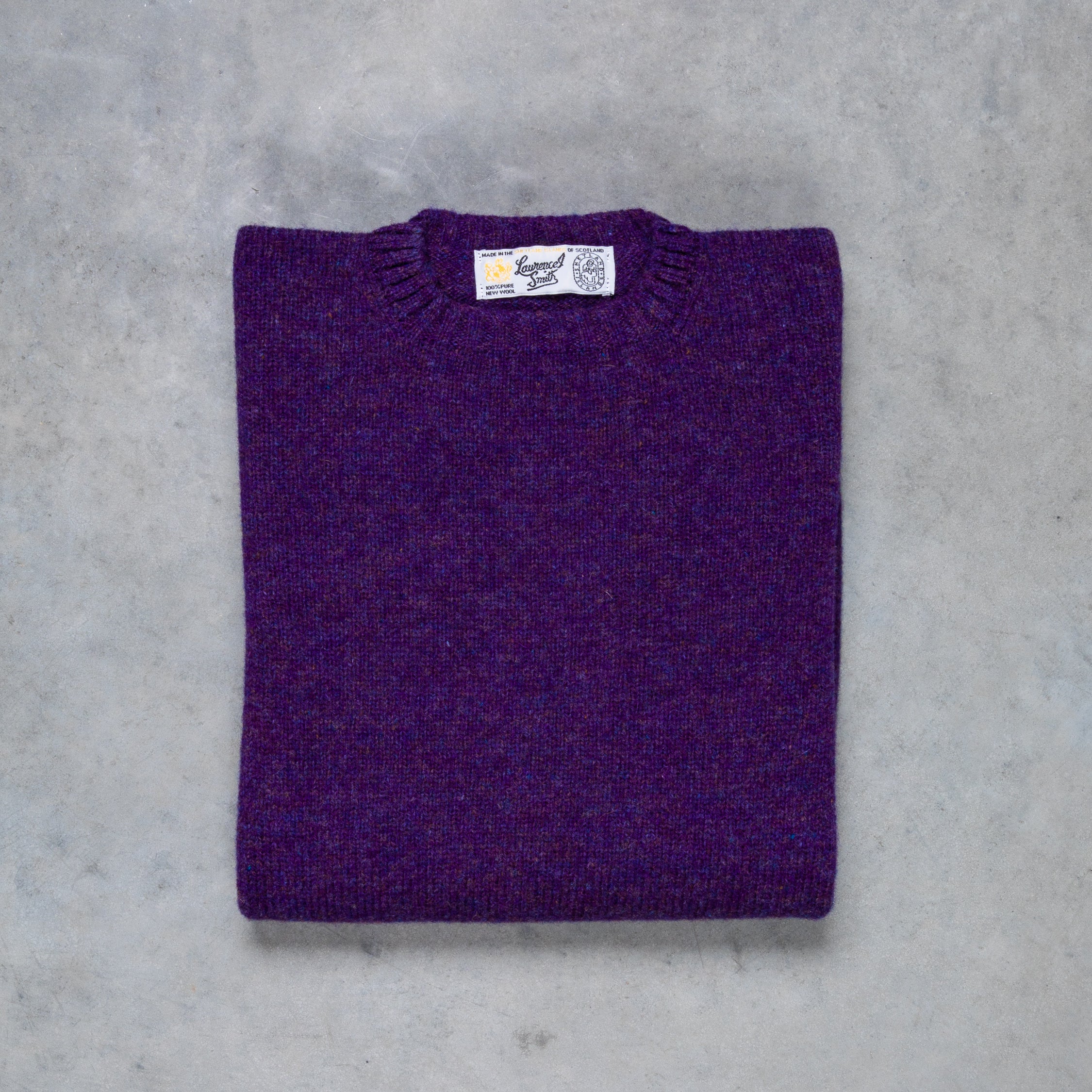 Laurence J. Smith  Super soft Seamless Crew Neck Pullover royal Violet