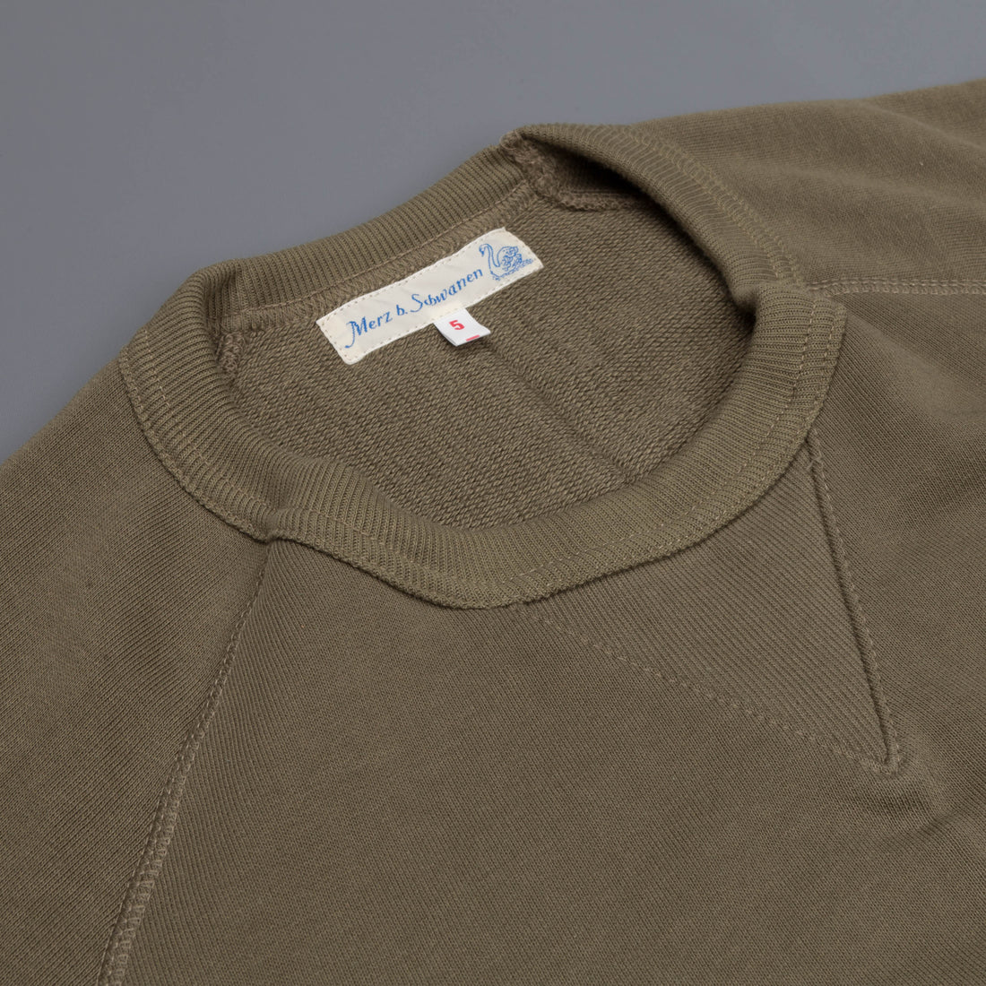 Merz b Schwanen 347 Sweatshirt Raglan 1/4slv. Army