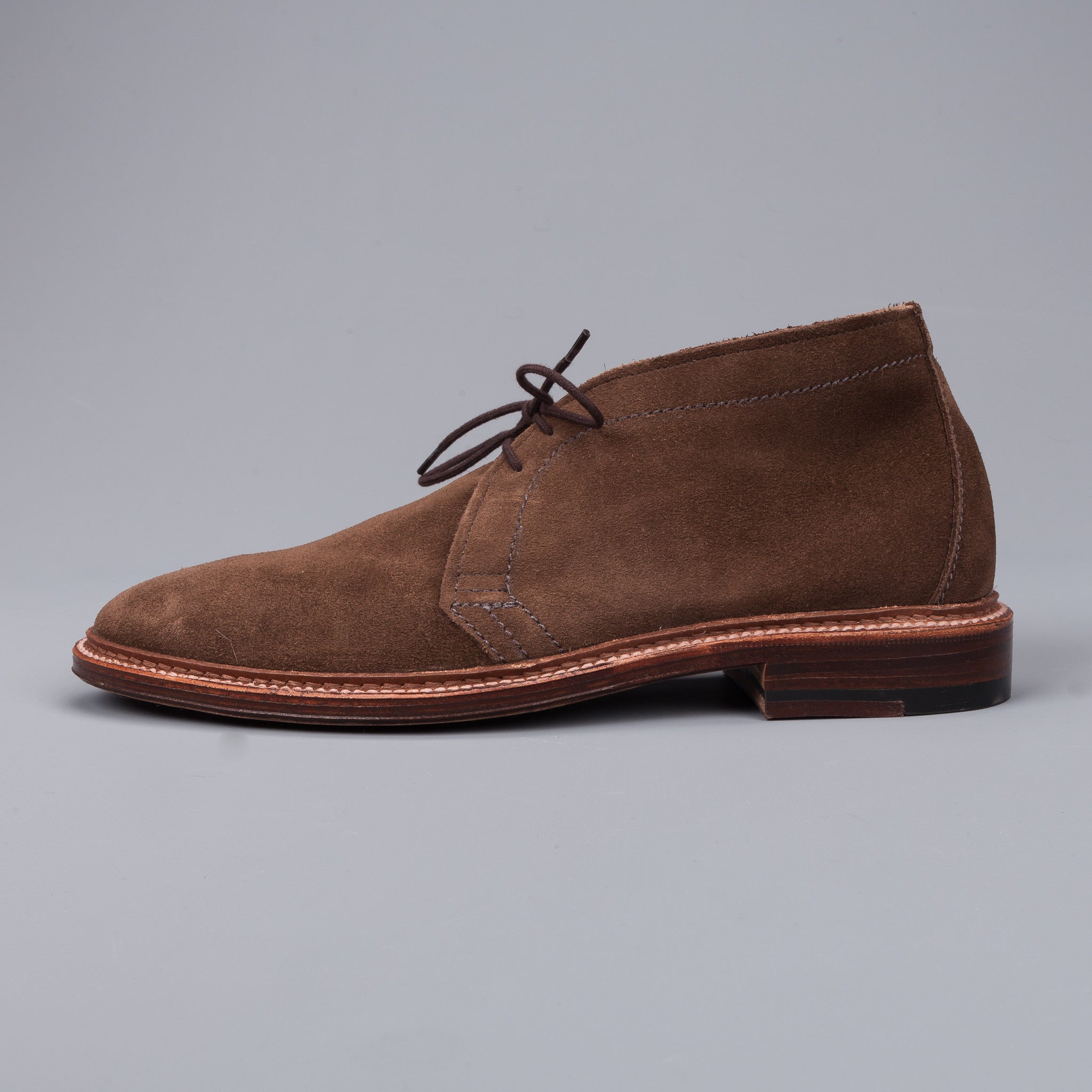 Alden chukka in unlined dark brown suede