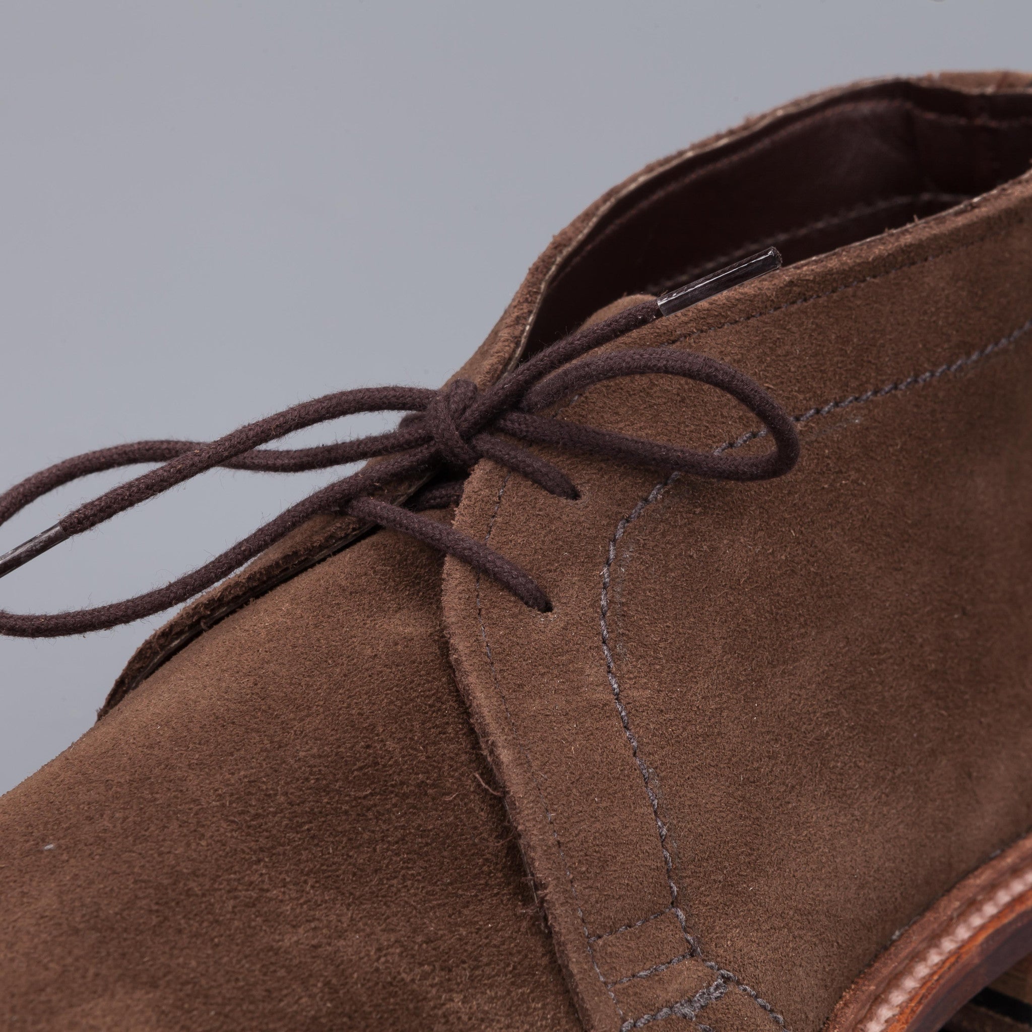 Alden chukka in unlined dark brown suede