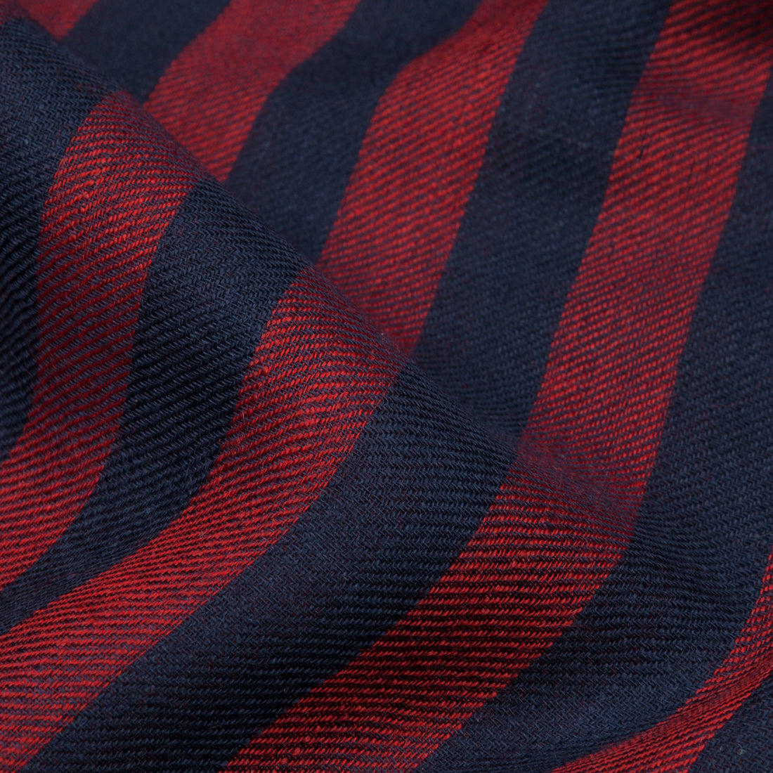 Alex Begg Wispy woven stole cashmere Gill in Red