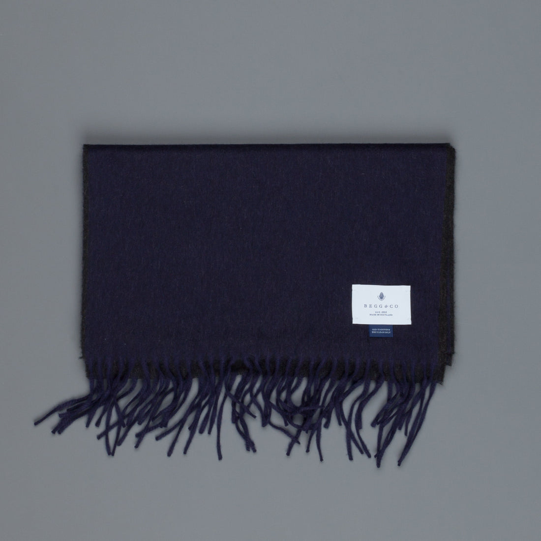 Alex Begg Arran scarf 100% cashmere Navy Charcoal