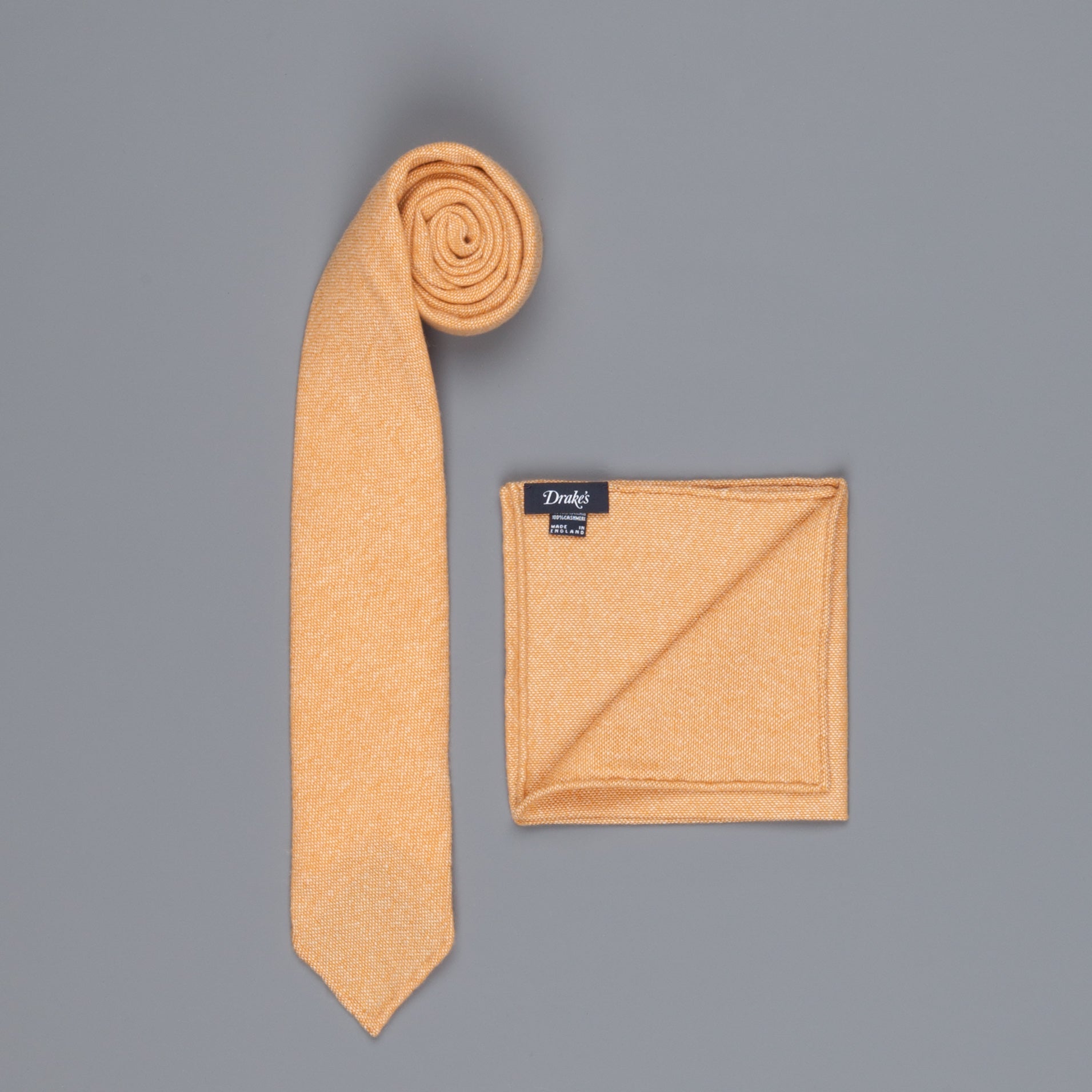 Drake&#39;s Cashmere Tie untipped &amp; Pocket Square Match light orange melange