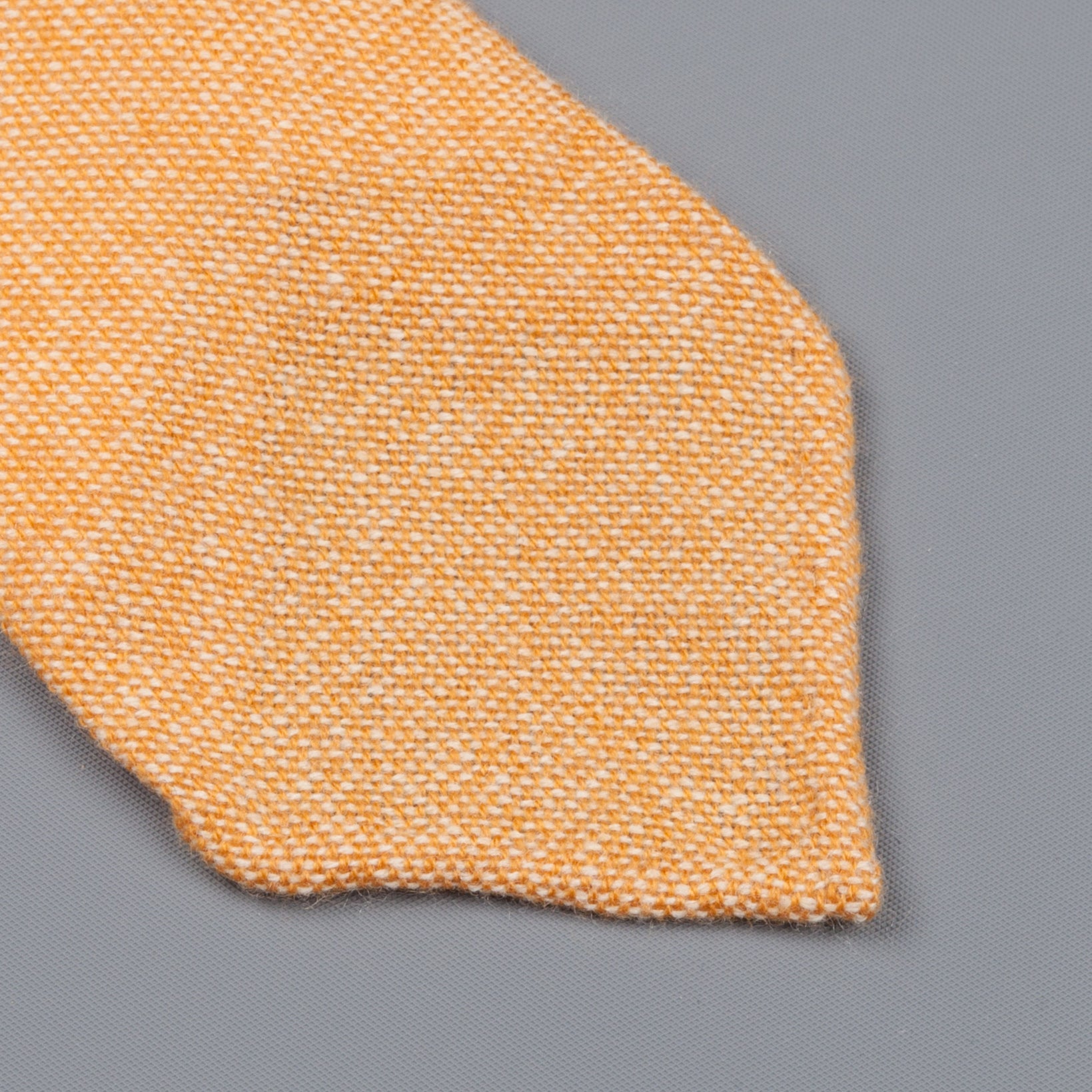 Drake&#39;s Cashmere Tie untipped &amp; Pocket Square Match light orange melange