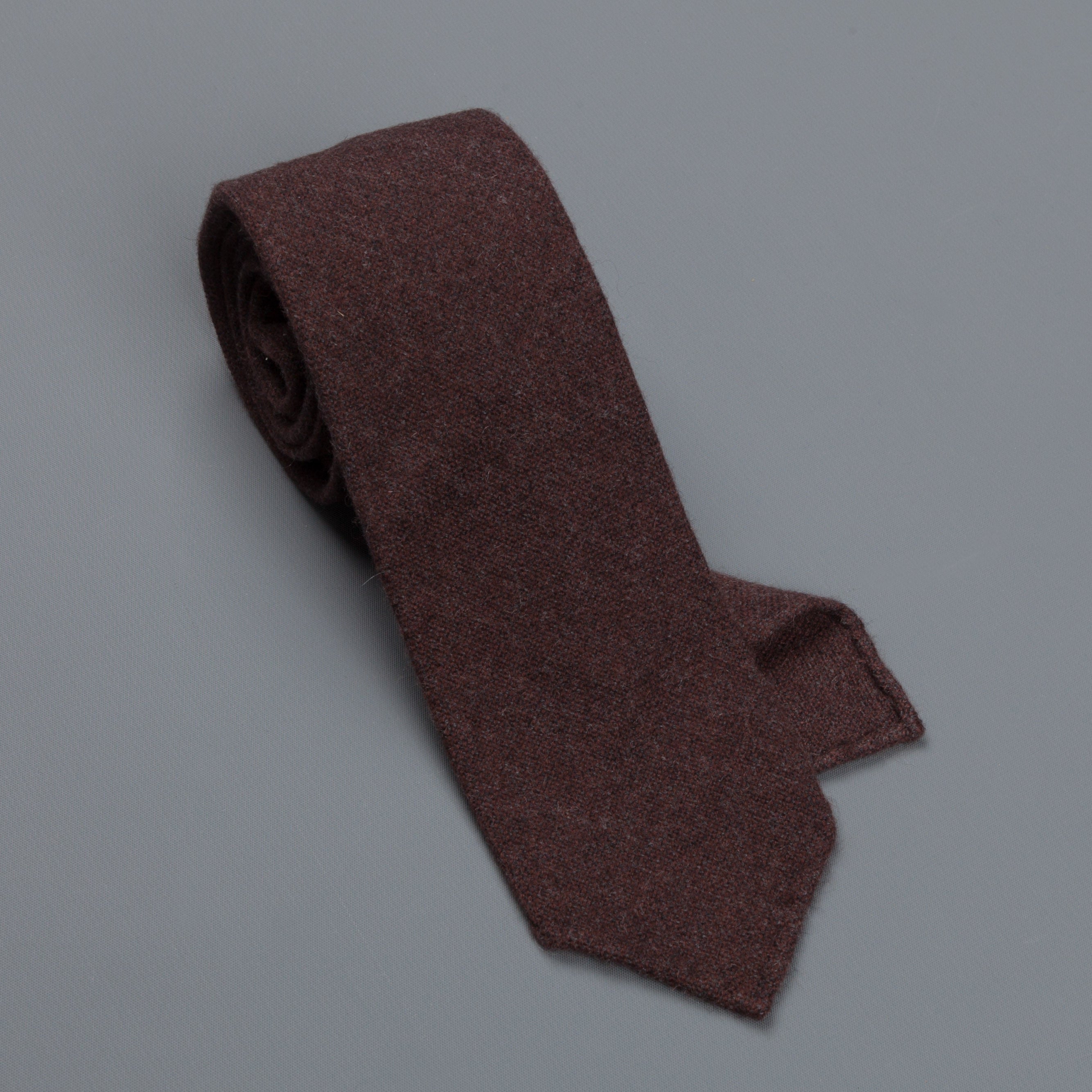 Drakes Cashmere tie, untipped dk brown melange