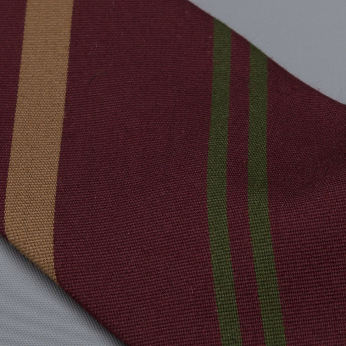 Drake's untipped club tie gold stripe burgundy
