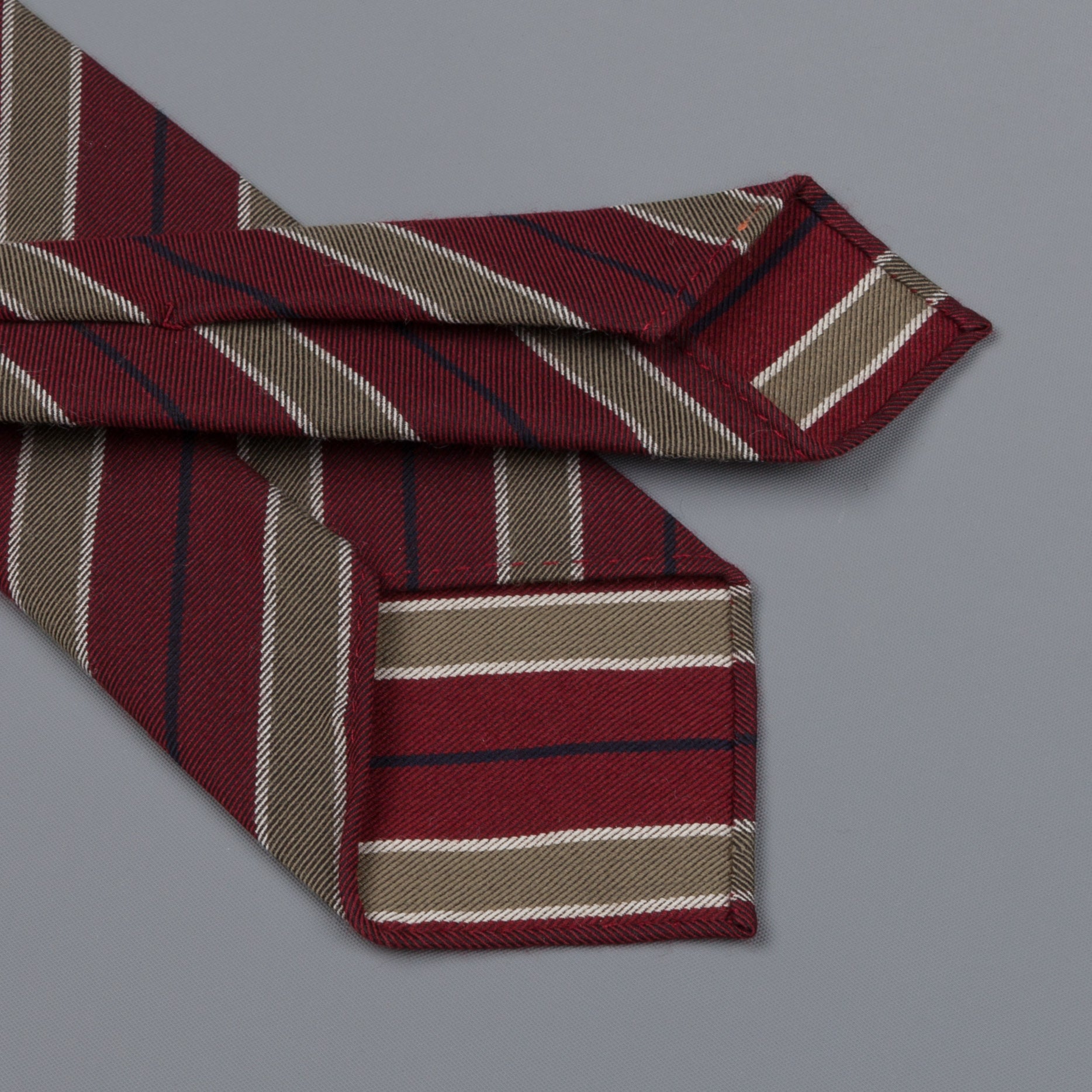 Drake&#39;s untipped club tie olive stripe bordeaux