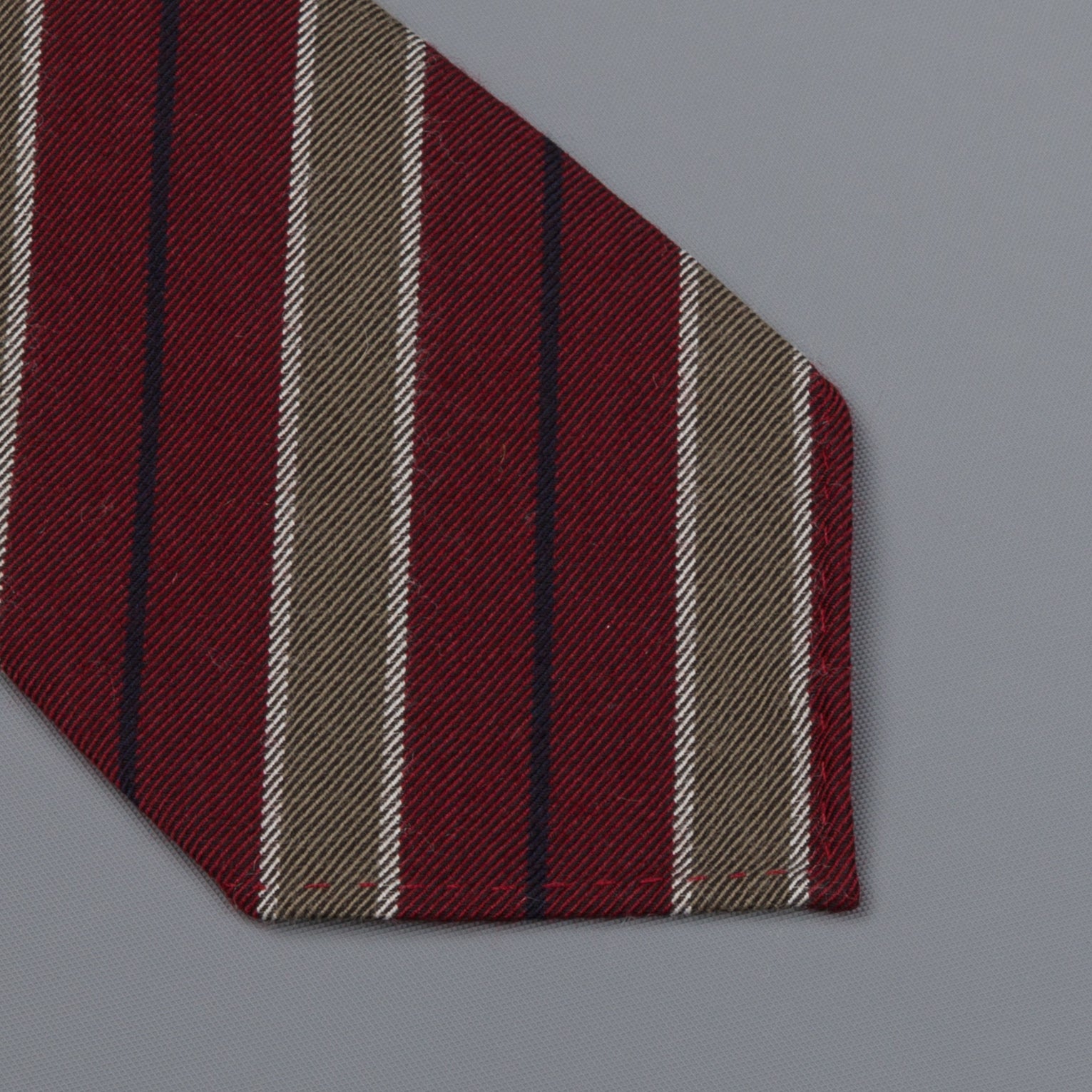 Drake&#39;s untipped club tie olive stripe bordeaux