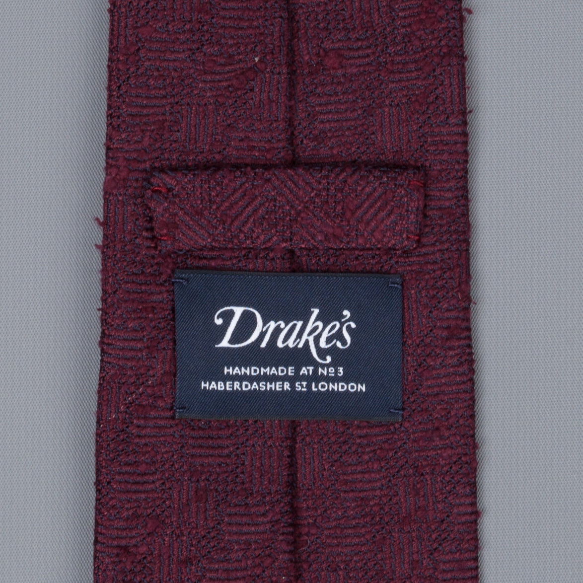 Drakes untipped basketweave tie in shantung silk burgundy