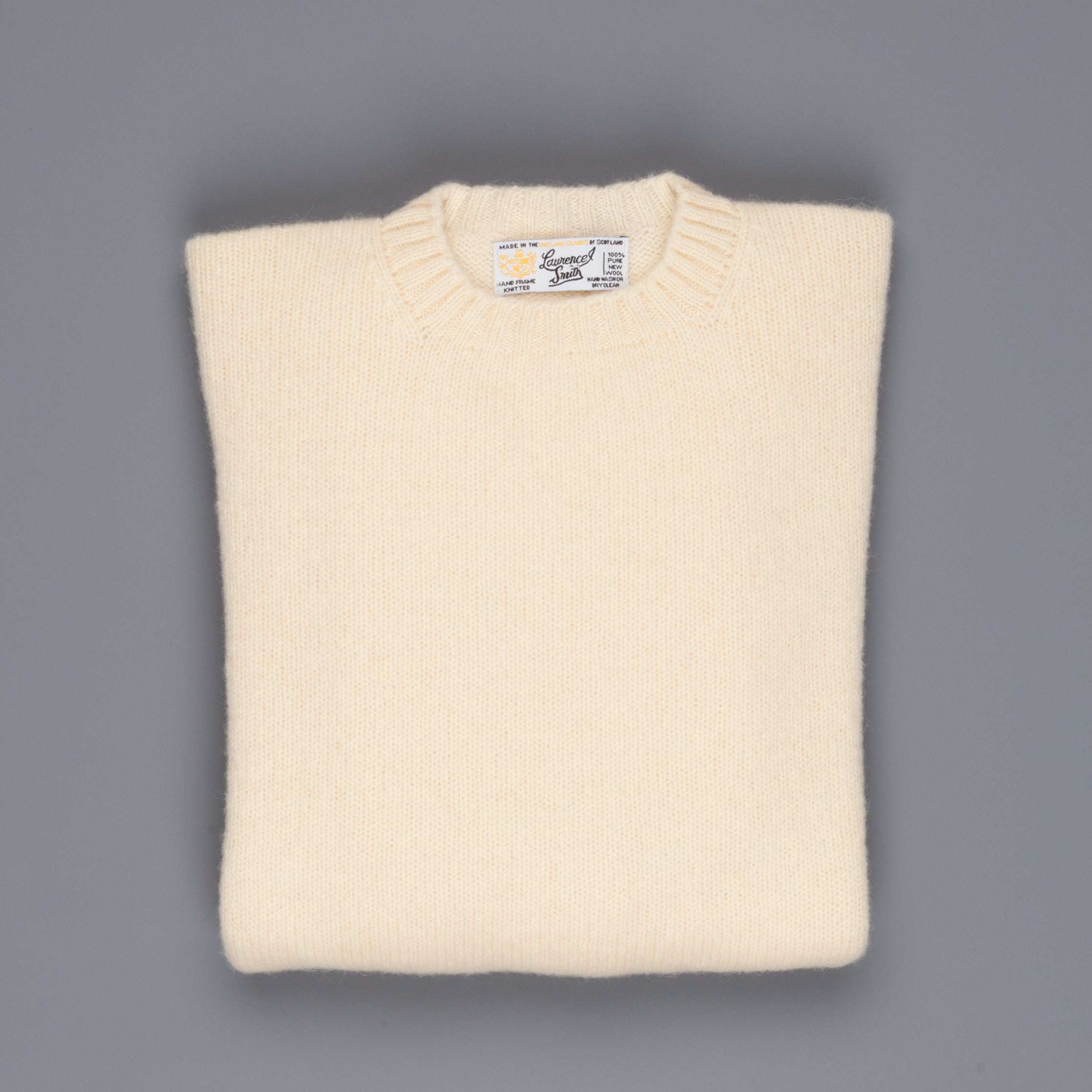 Laurence J. Smith  Super soft Seamless Crew Neck Pullover Cream