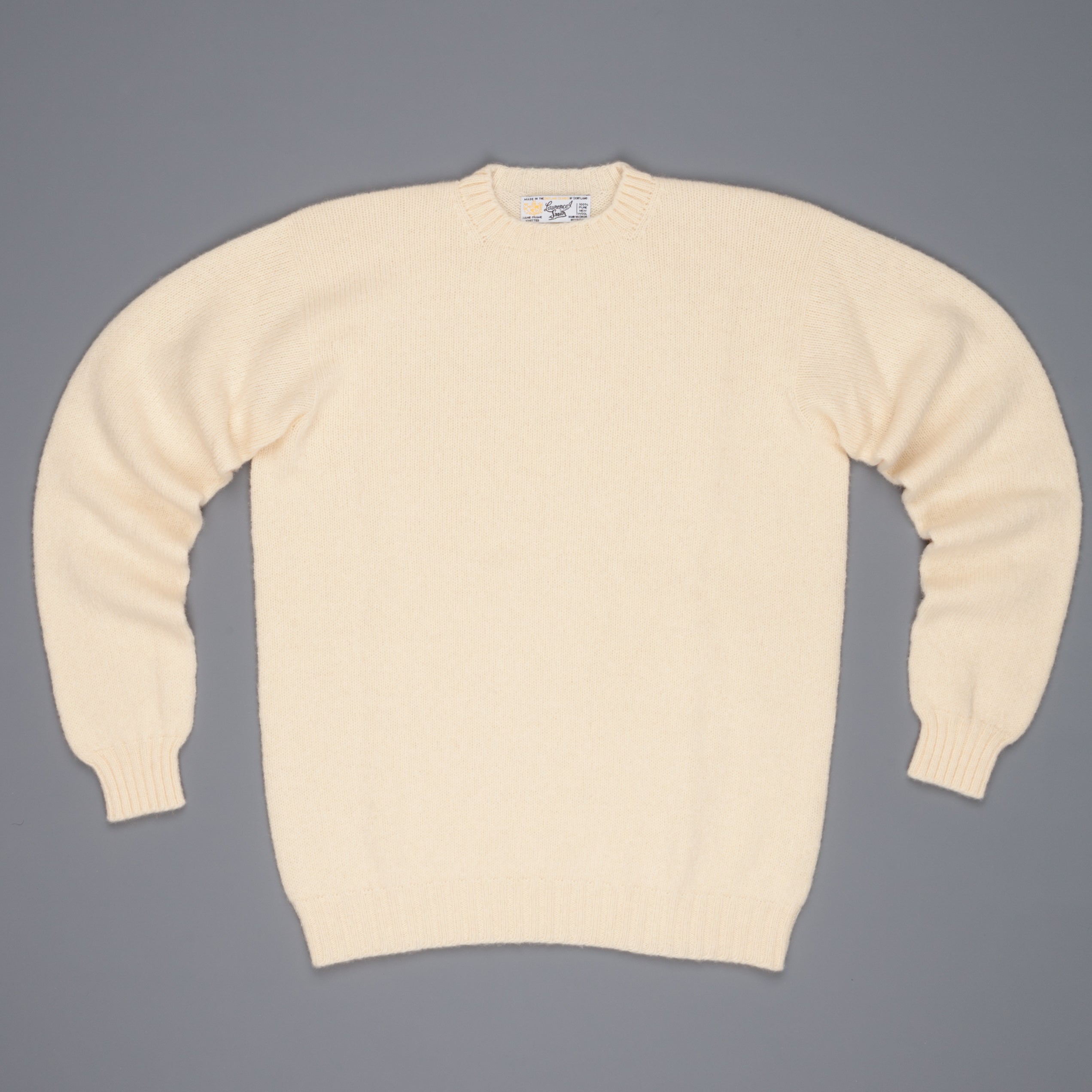 Laurence J. Smith  Super soft Seamless Crew Neck Pullover Cream