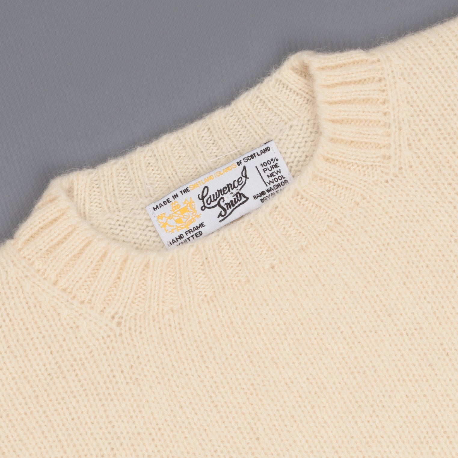 Laurence J. Smith  Super soft Seamless Crew Neck Pullover Cream