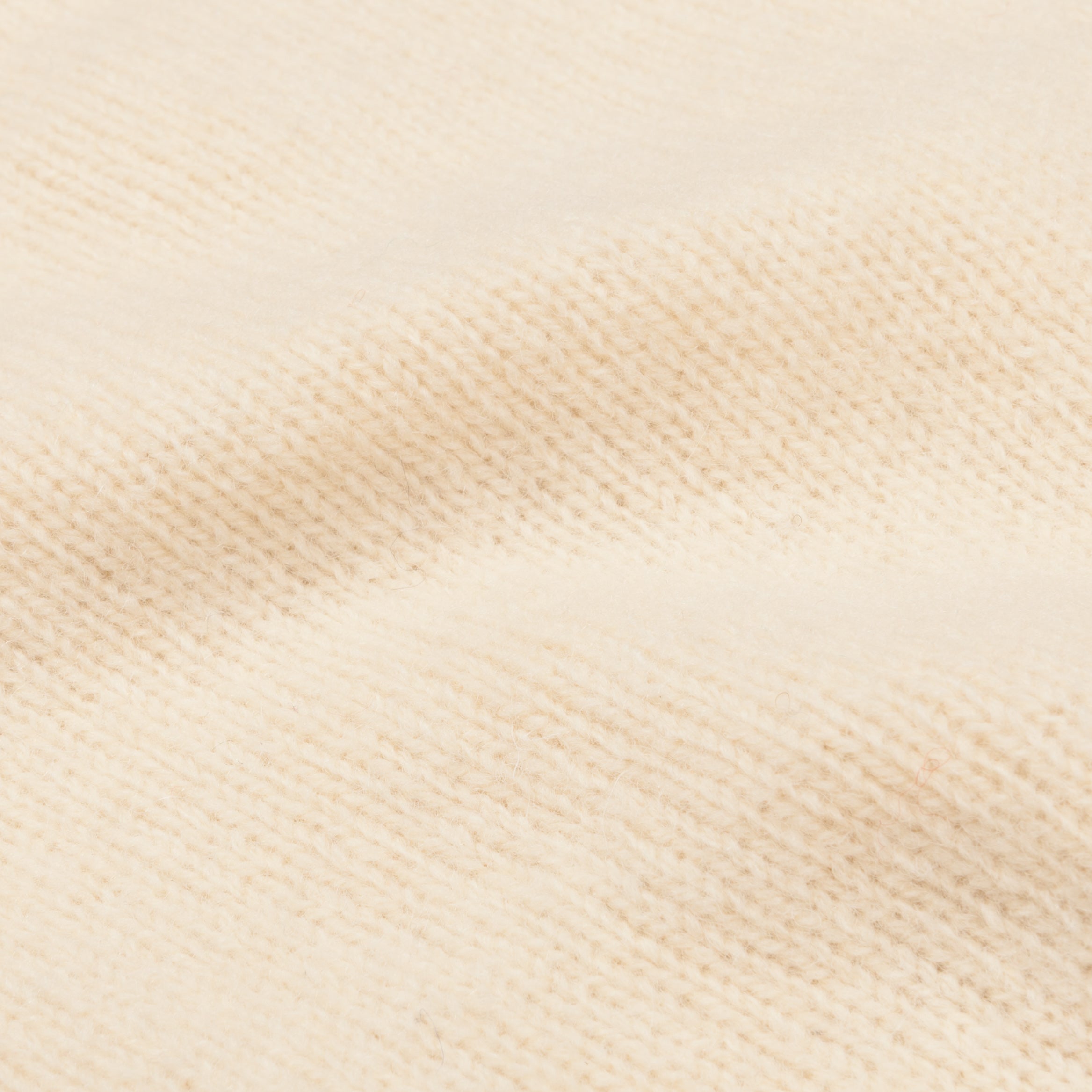 Laurence J. Smith  Super soft Seamless Crew Neck Pullover Cream