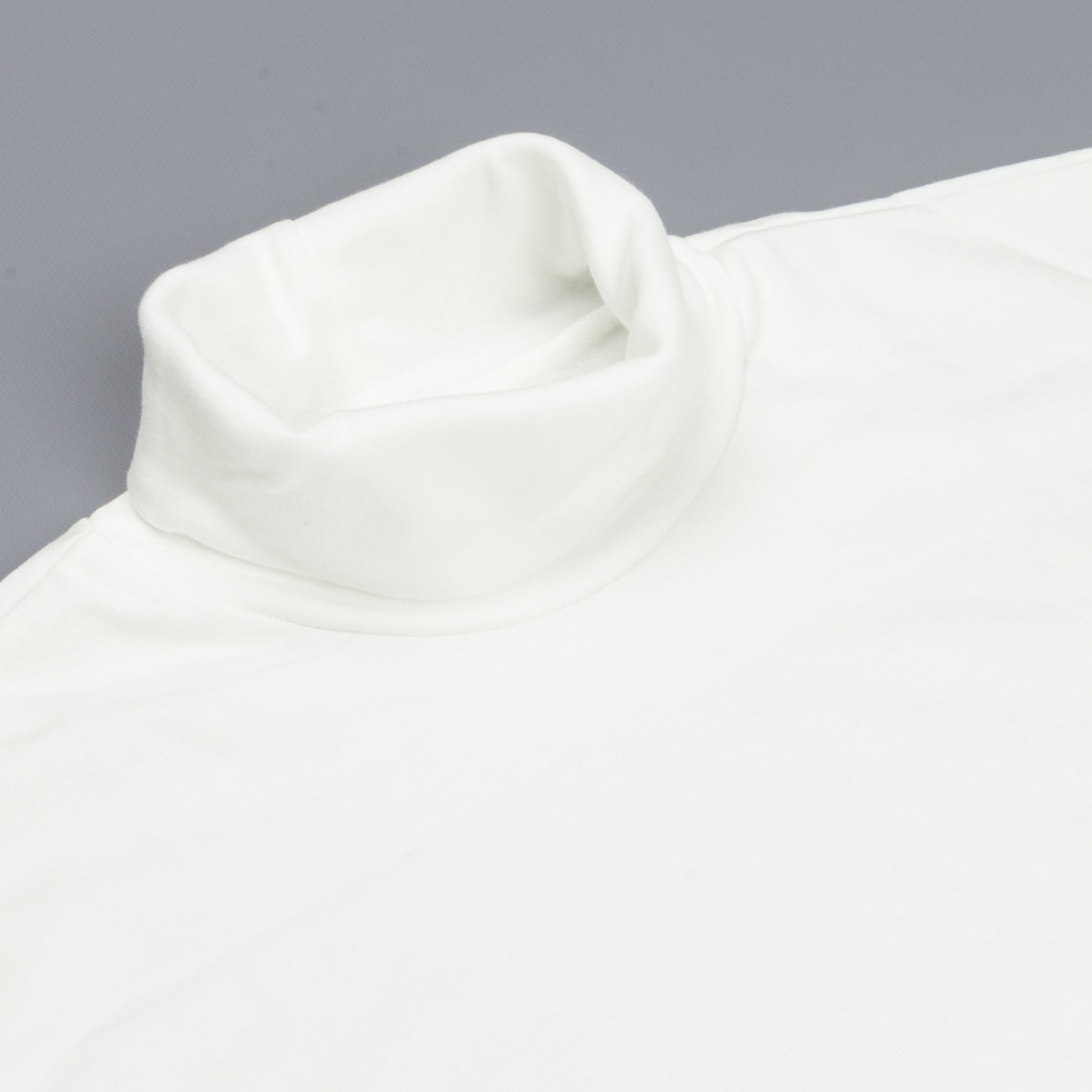 Merz B Schwanen turtleneck prima quality 2 thread white