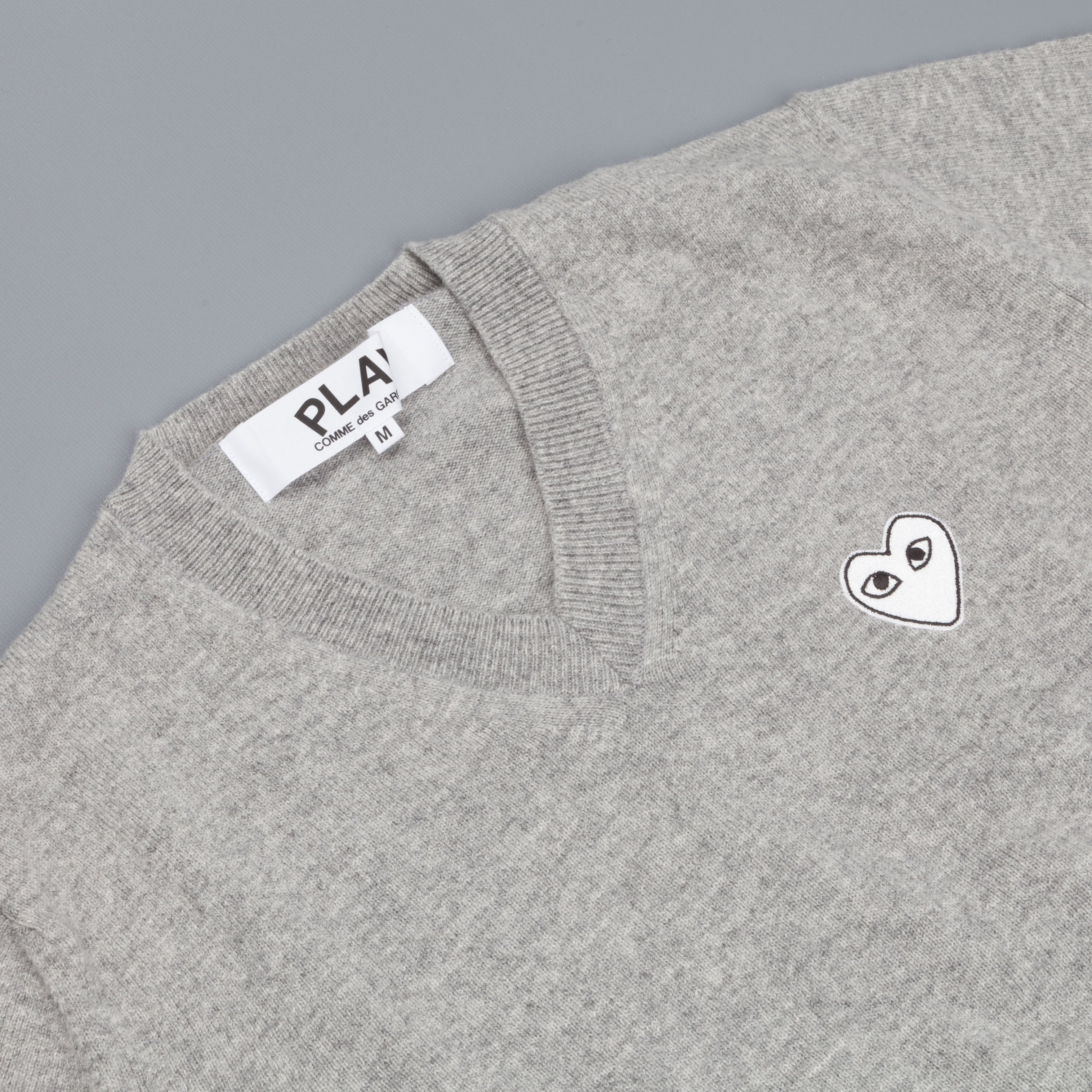 Comme des Garçons PLAY V-Neck Pullover Light Grey White Heart