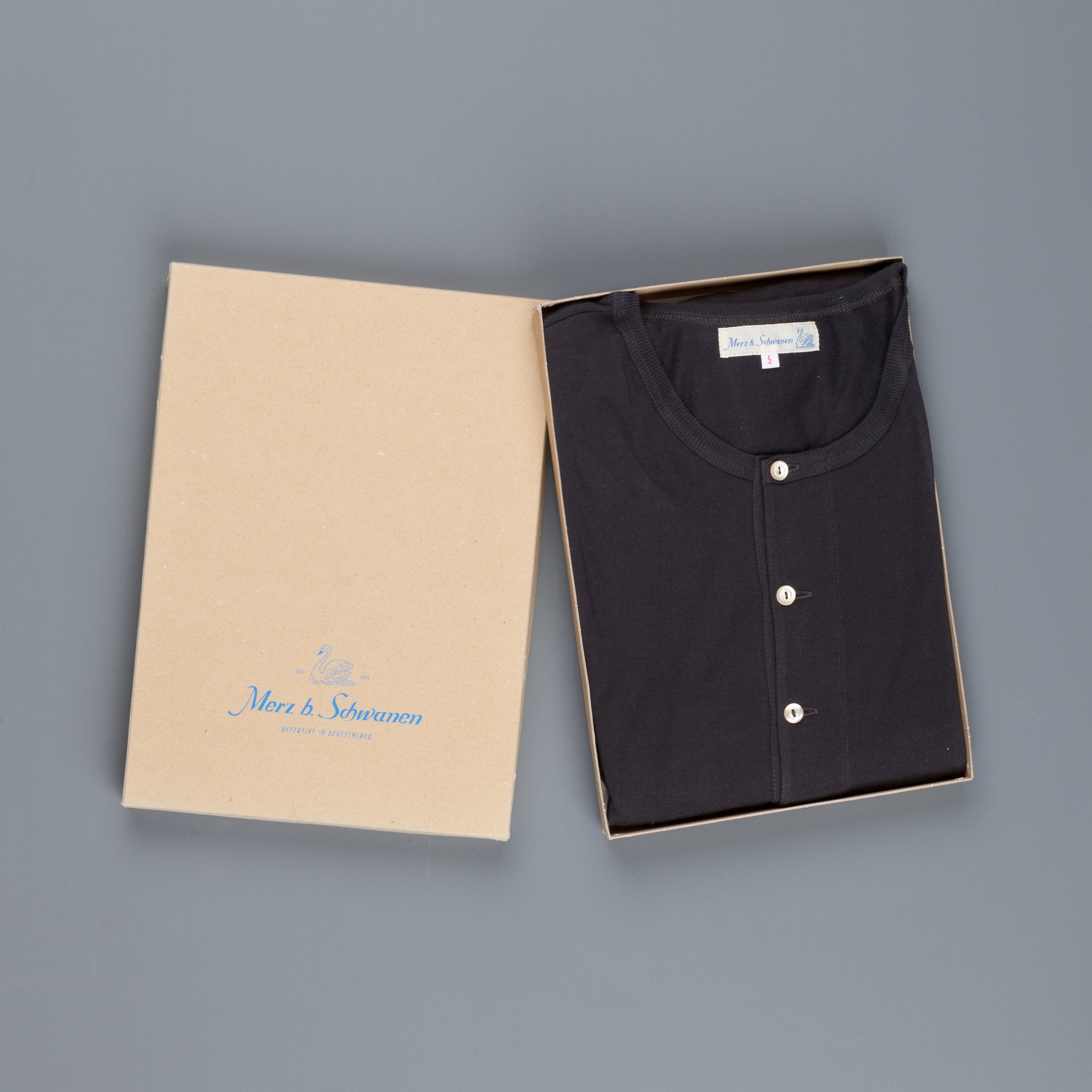 Merz B. Schwanen 206 button facing shirt 1/1 sleeve black