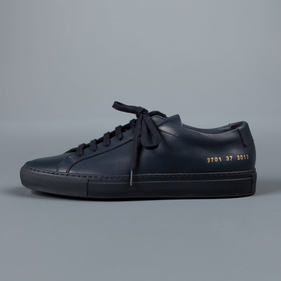 Common Projects Woman by Common Projects Achilles low navy