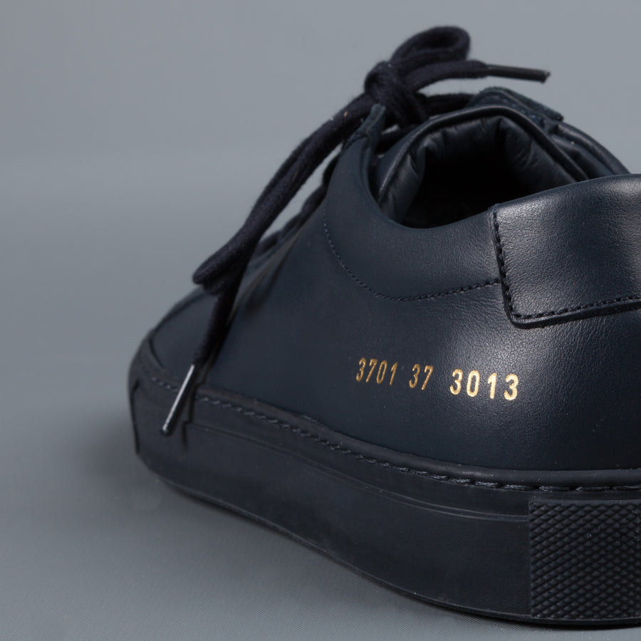 Common Projects Woman by Common Projects Achilles low navy
