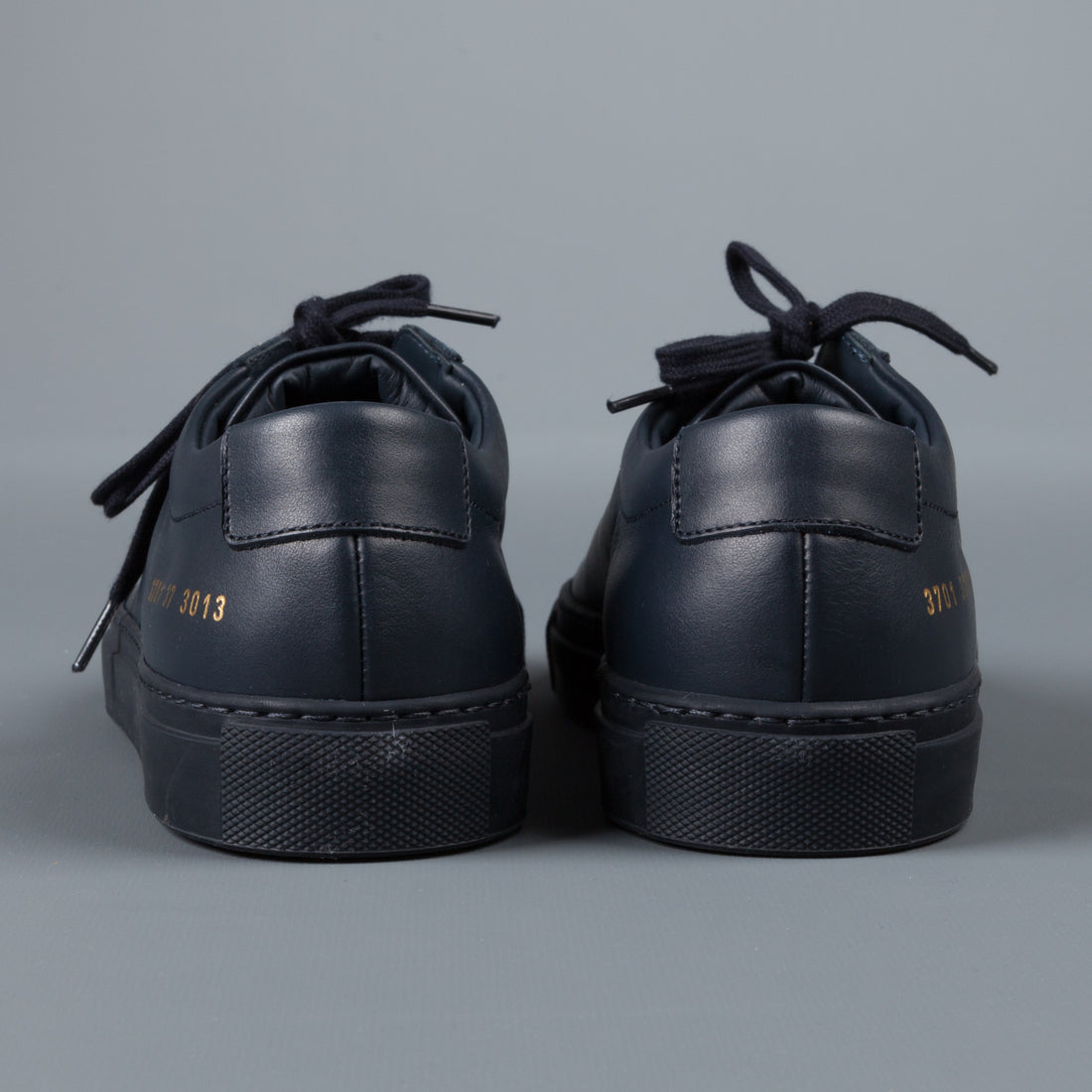 Common Projects Woman by Common Projects Achilles low navy